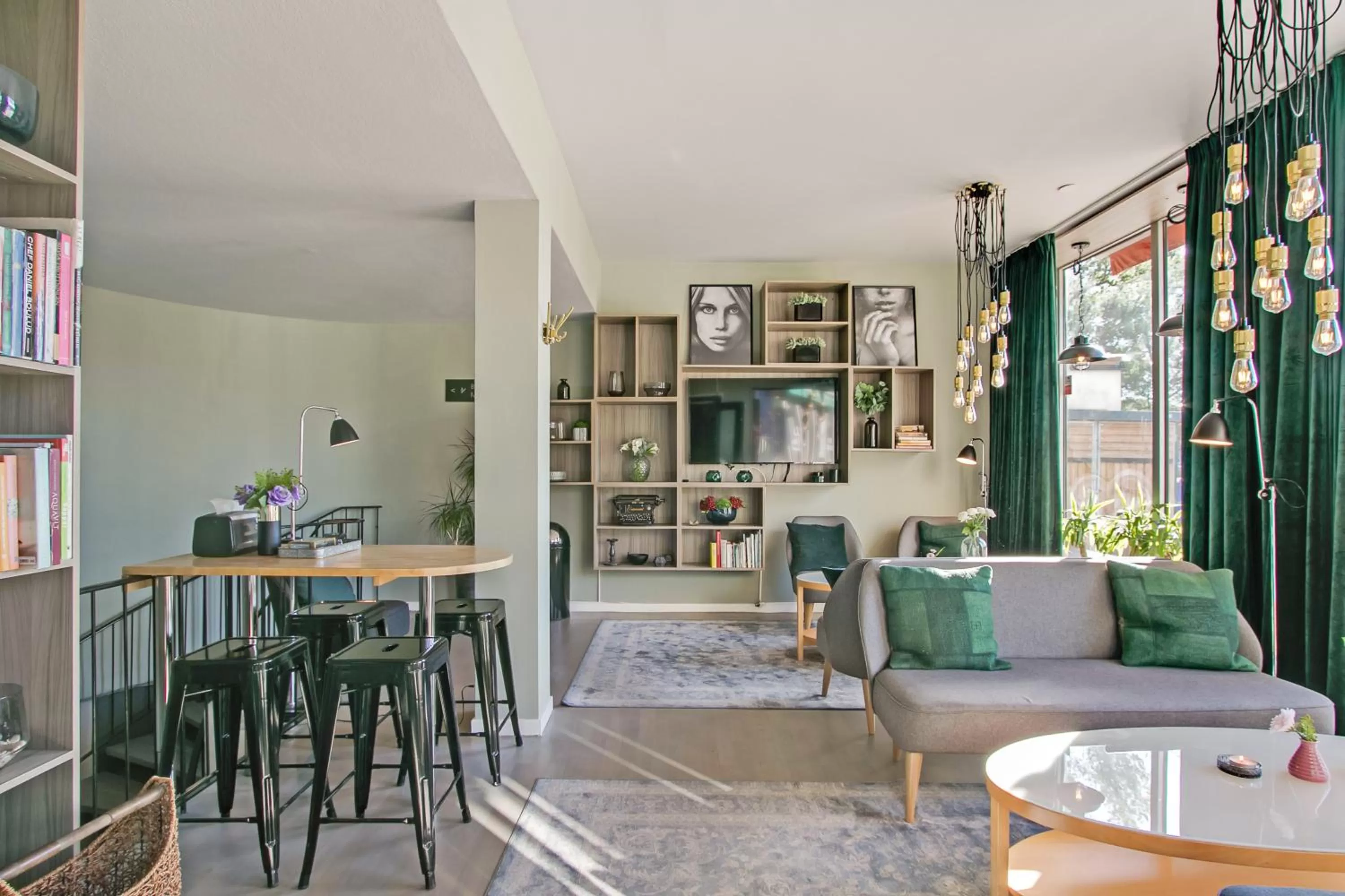 Communal lounge/ TV room in First Hotel Brommaplan