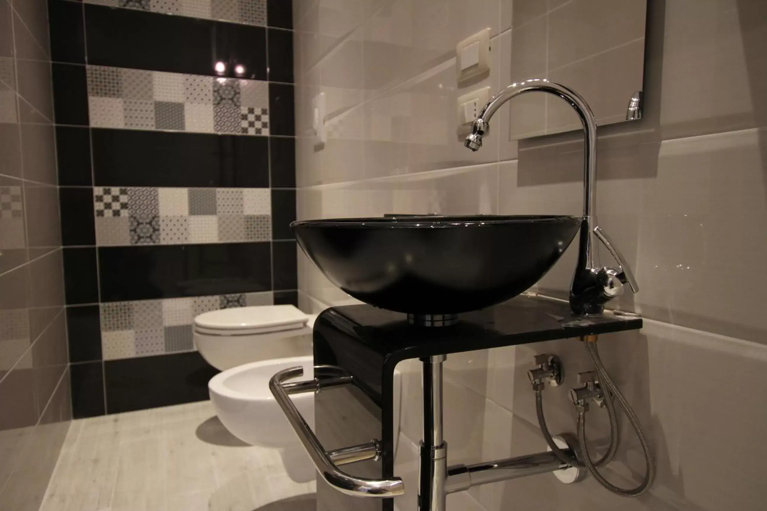 Decorative detail, Bathroom in La Suite del Faro
