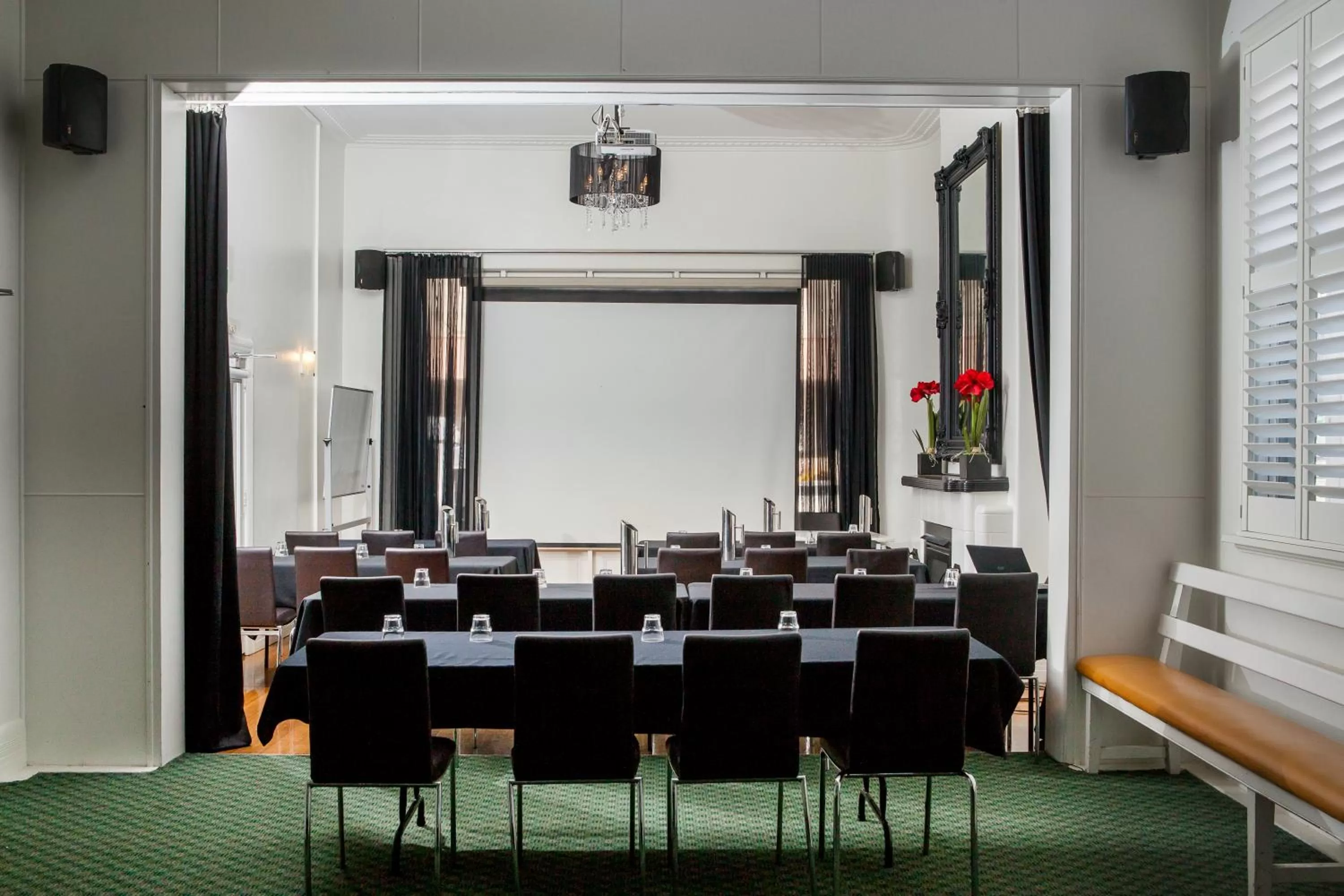 Banquet/Function facilities in Oscars Hotel and Cafe Bar