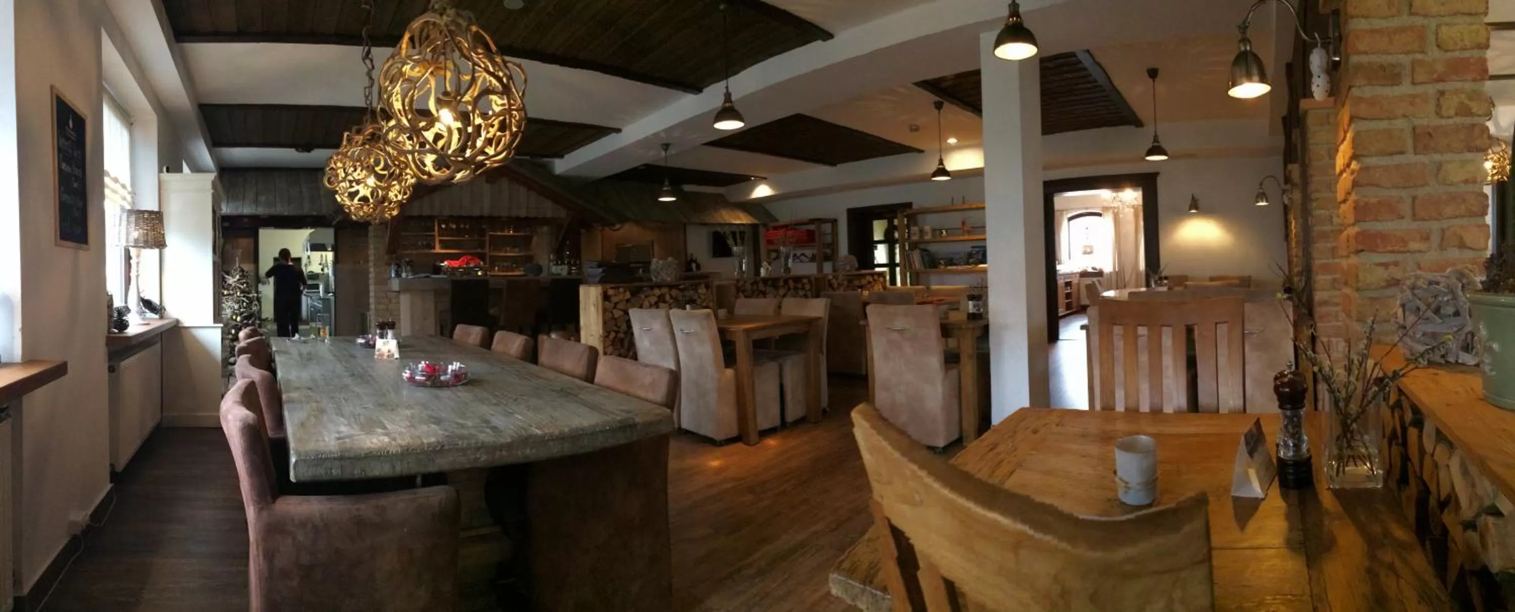 Restaurant/places to eat in Alpinhotel INzeller