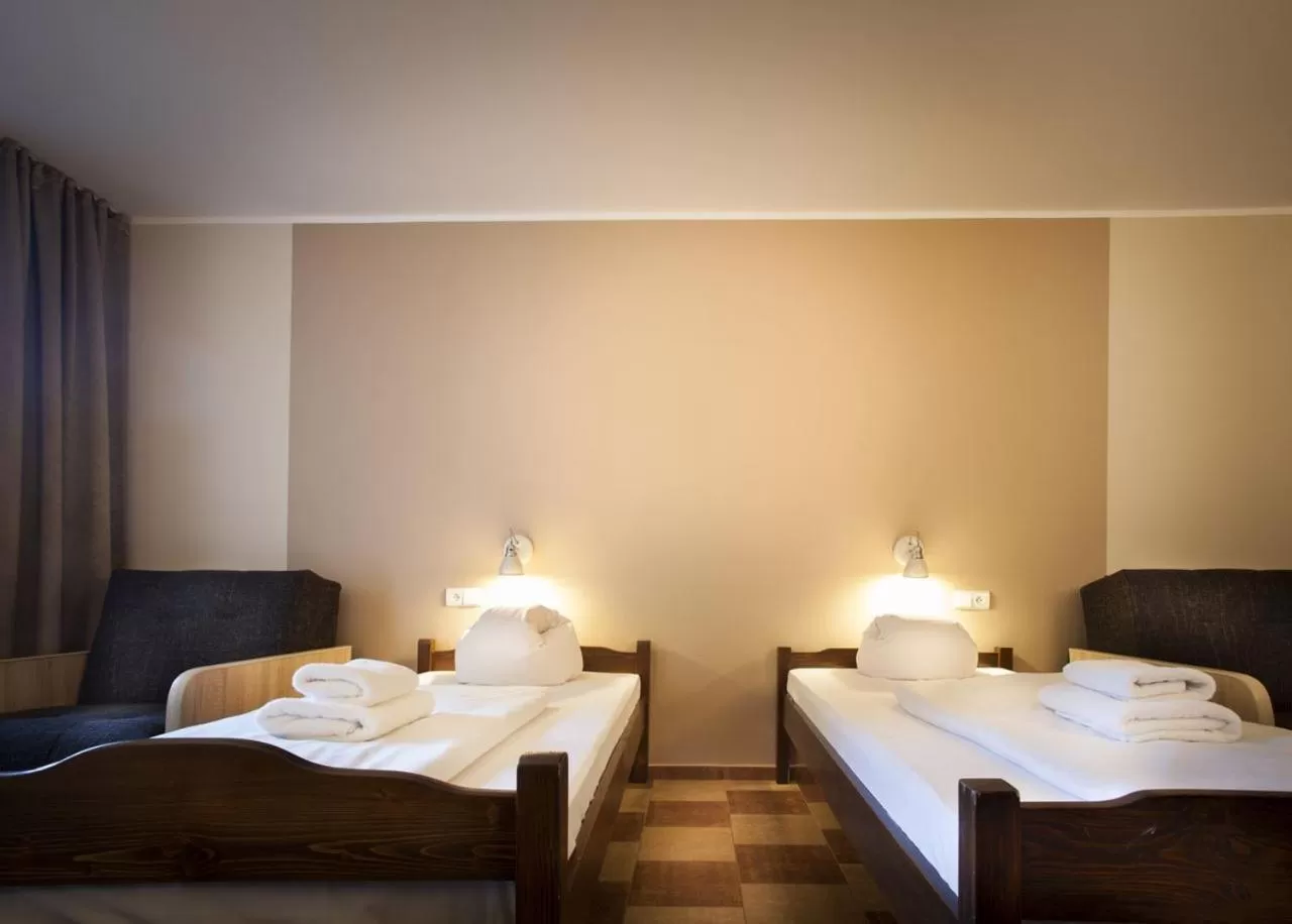 Toilet, Bed in Hotel Las Piechowice