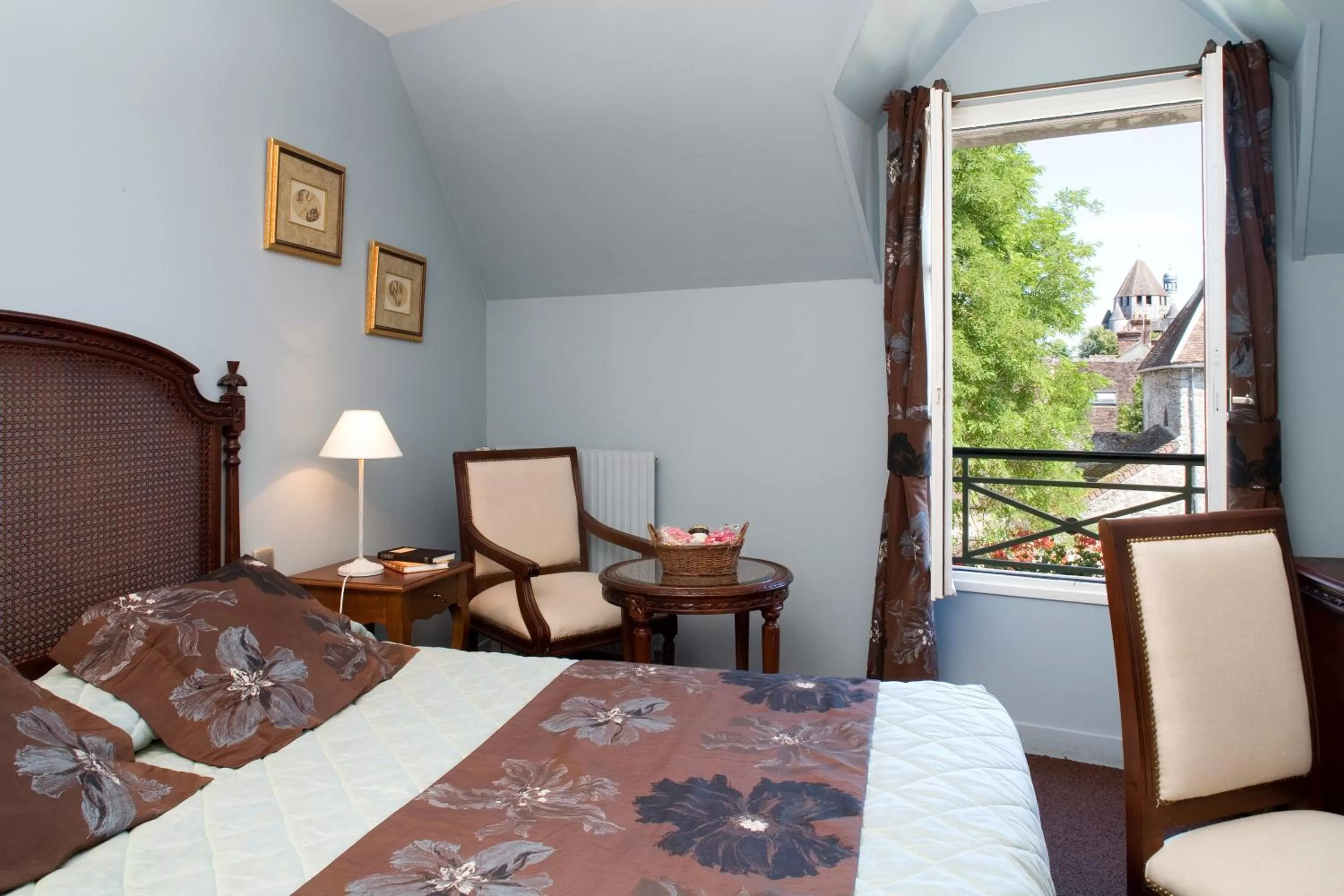 Nearby landmark, Bed in Hôtel Aux Vieux Remparts, The Originals Relais