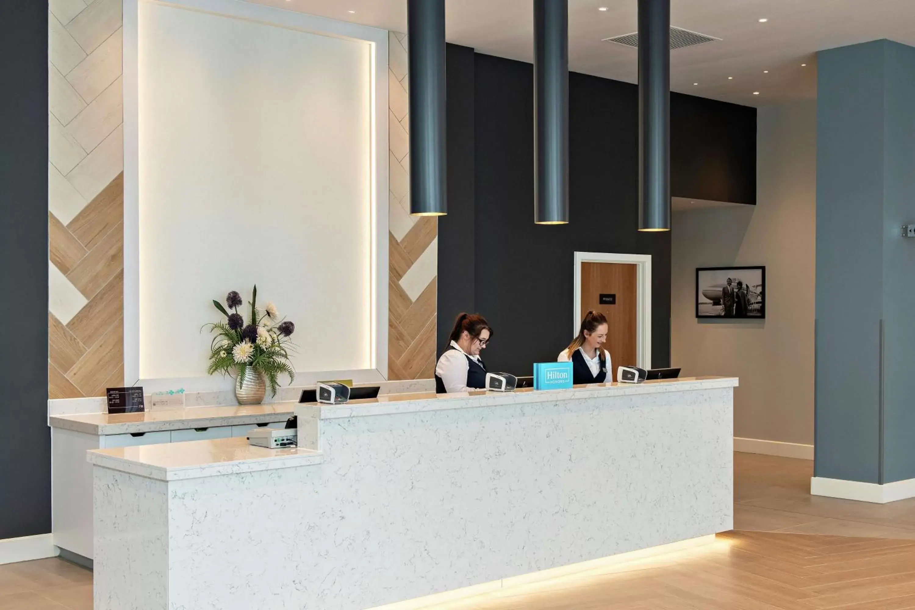 Lobby or reception, Staff in Hilton Garden Inn Abingdon Oxford