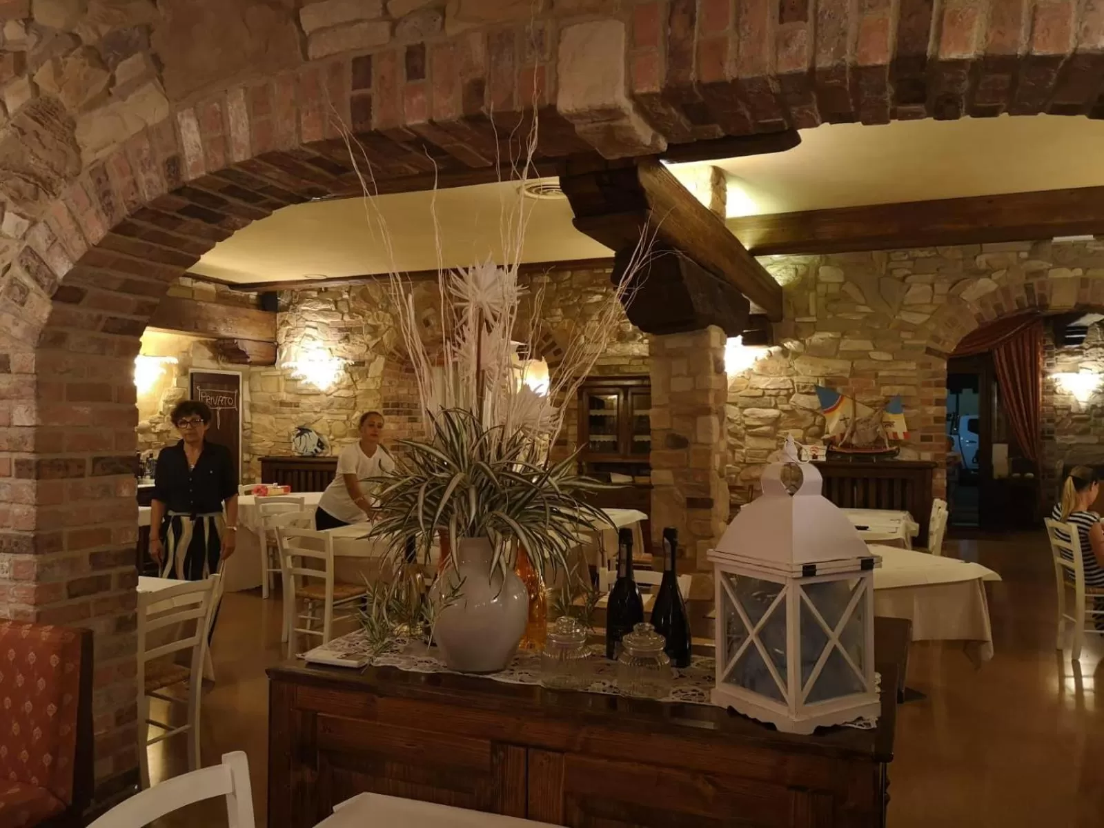 Restaurant/places to eat in Ferrari