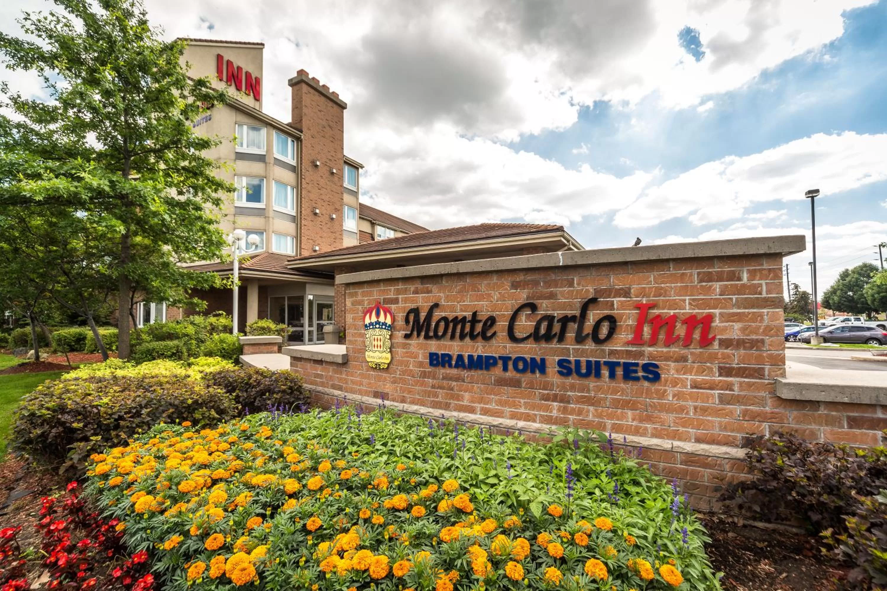 Facade/entrance in Monte Carlo Inn Brampton