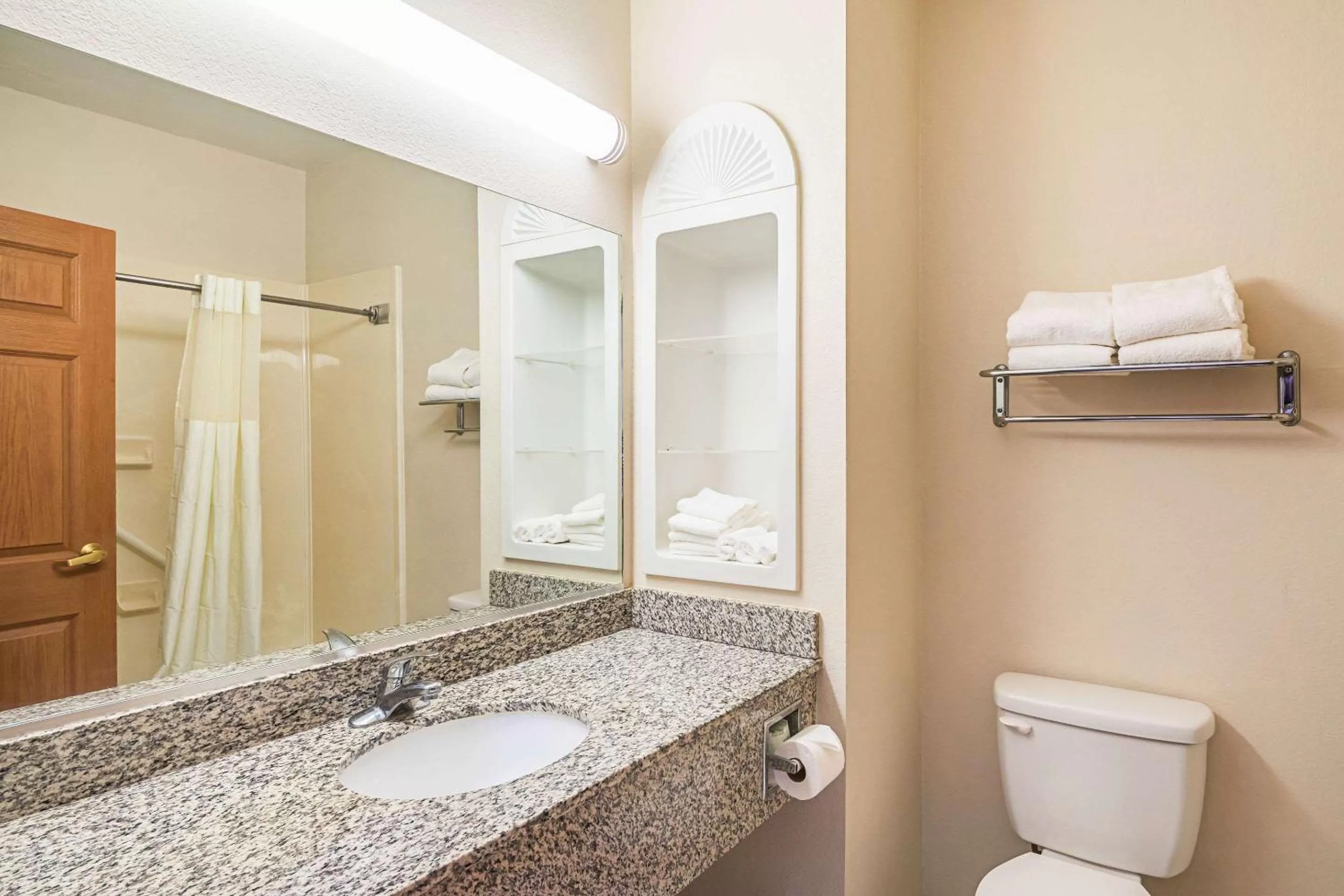 Photo of the whole room in Quality Inn & Suites Lampasas