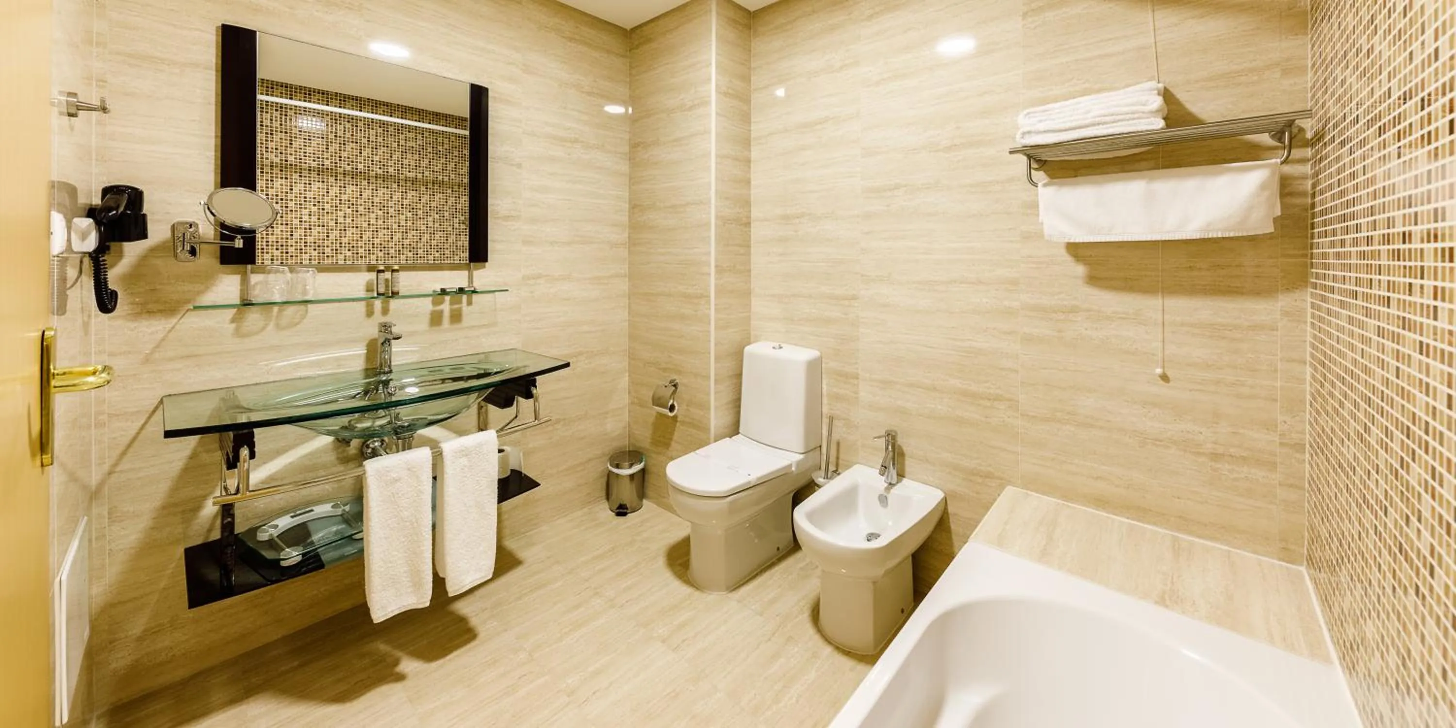 Toilet in Aurea Fatima Hotel Congress & Spa