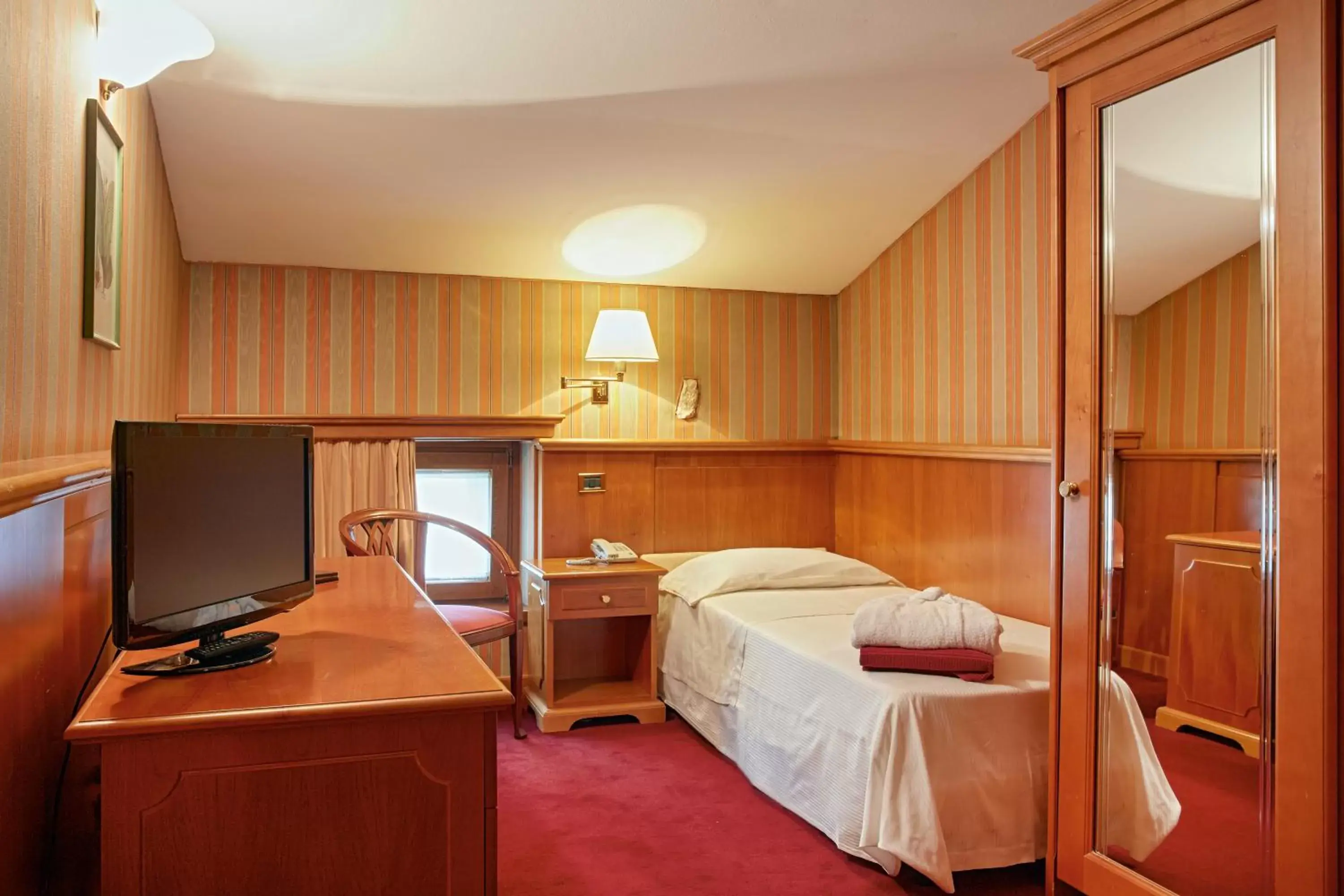 Bedroom, Bed in Villa Quaranta Tommasi Wine Hotel & SPA