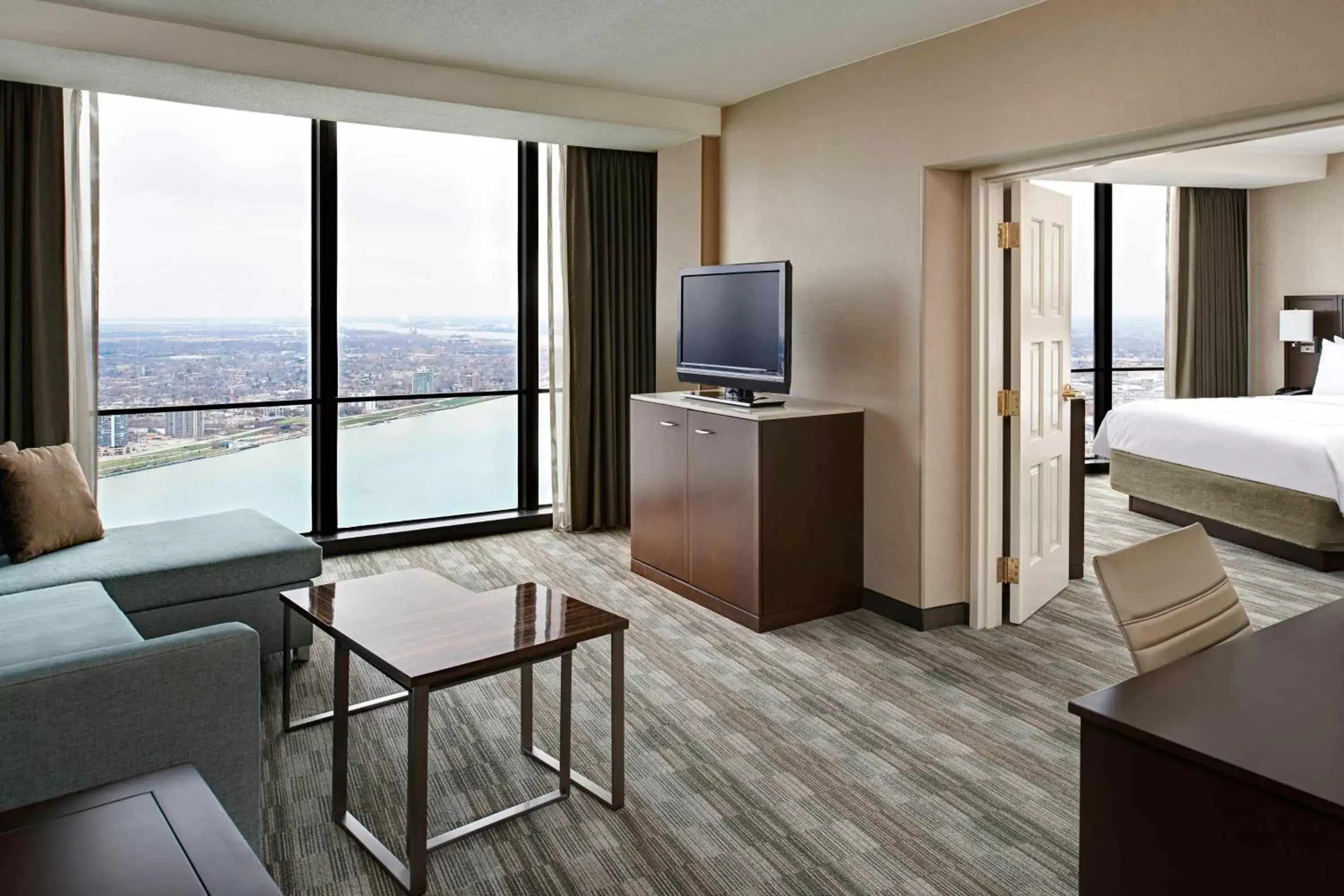 Photo of the whole room, TV/Entertainment Center in Detroit Marriott at the Renaissance Center