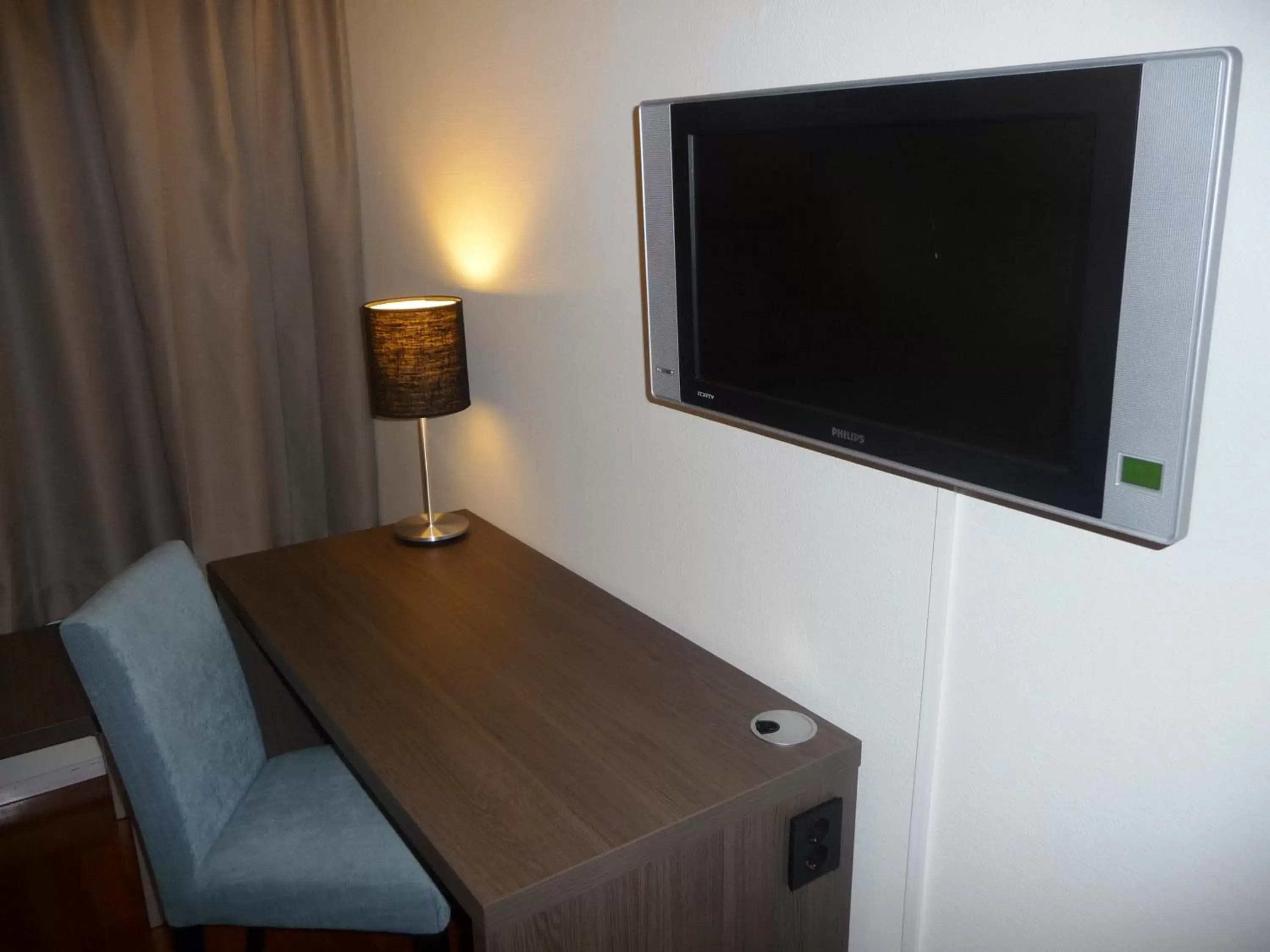 TV and multimedia, TV/Entertainment Center in Thon Partner Hotel Andrikken