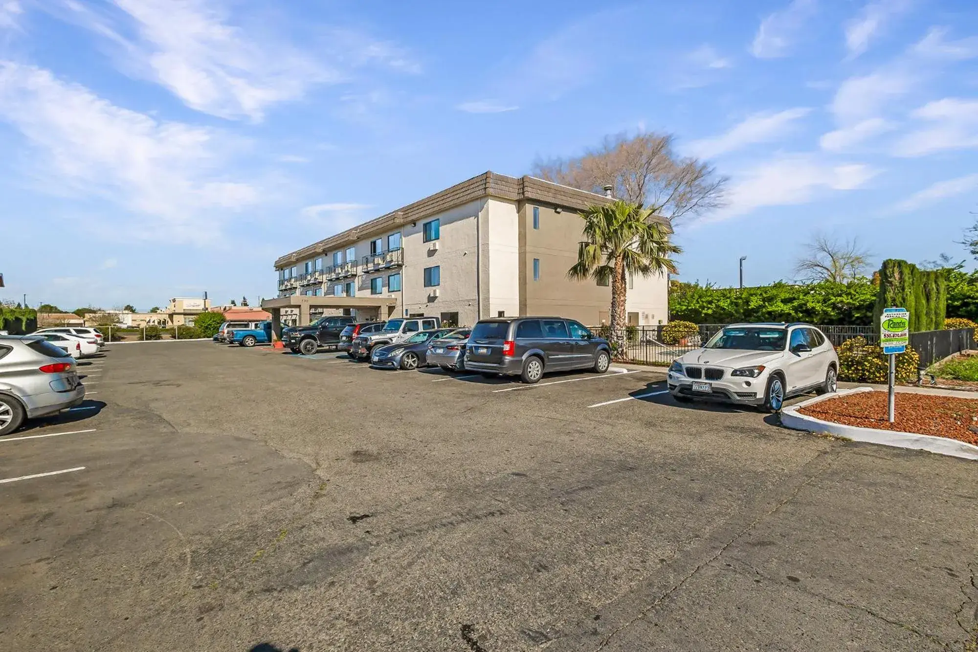 Parking, Property Building in Sutter Inn