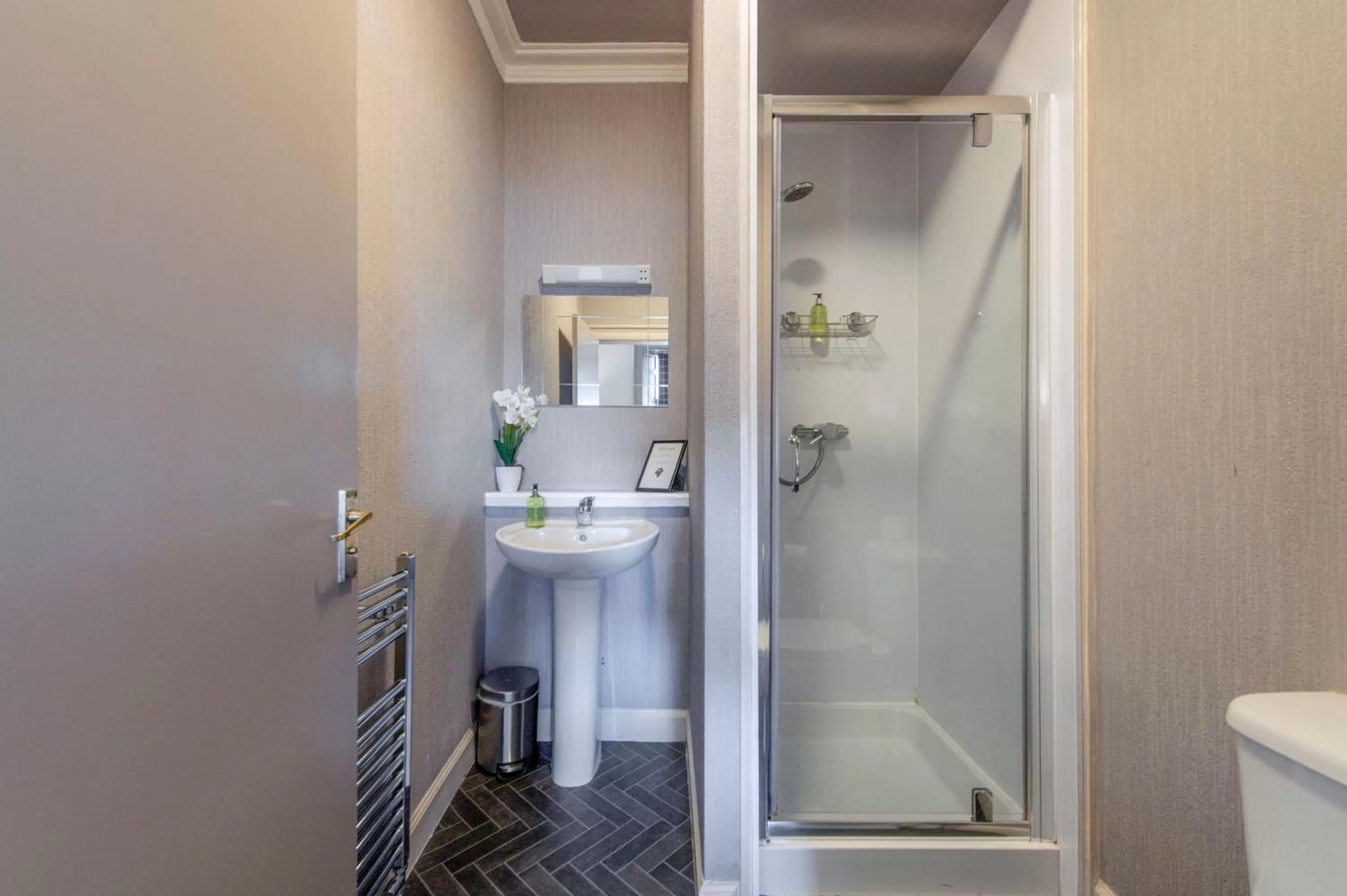 Bathroom in The Allan Park