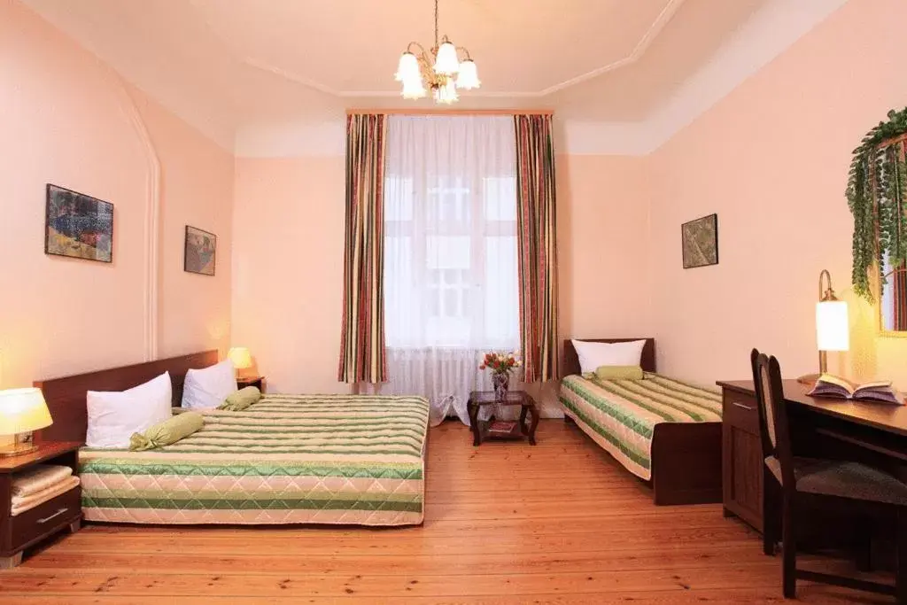 Family Room (5 Adults) in Ark am Hauptbahnhof Family Room (5 Adults) in Ark am Hauptbahnhof