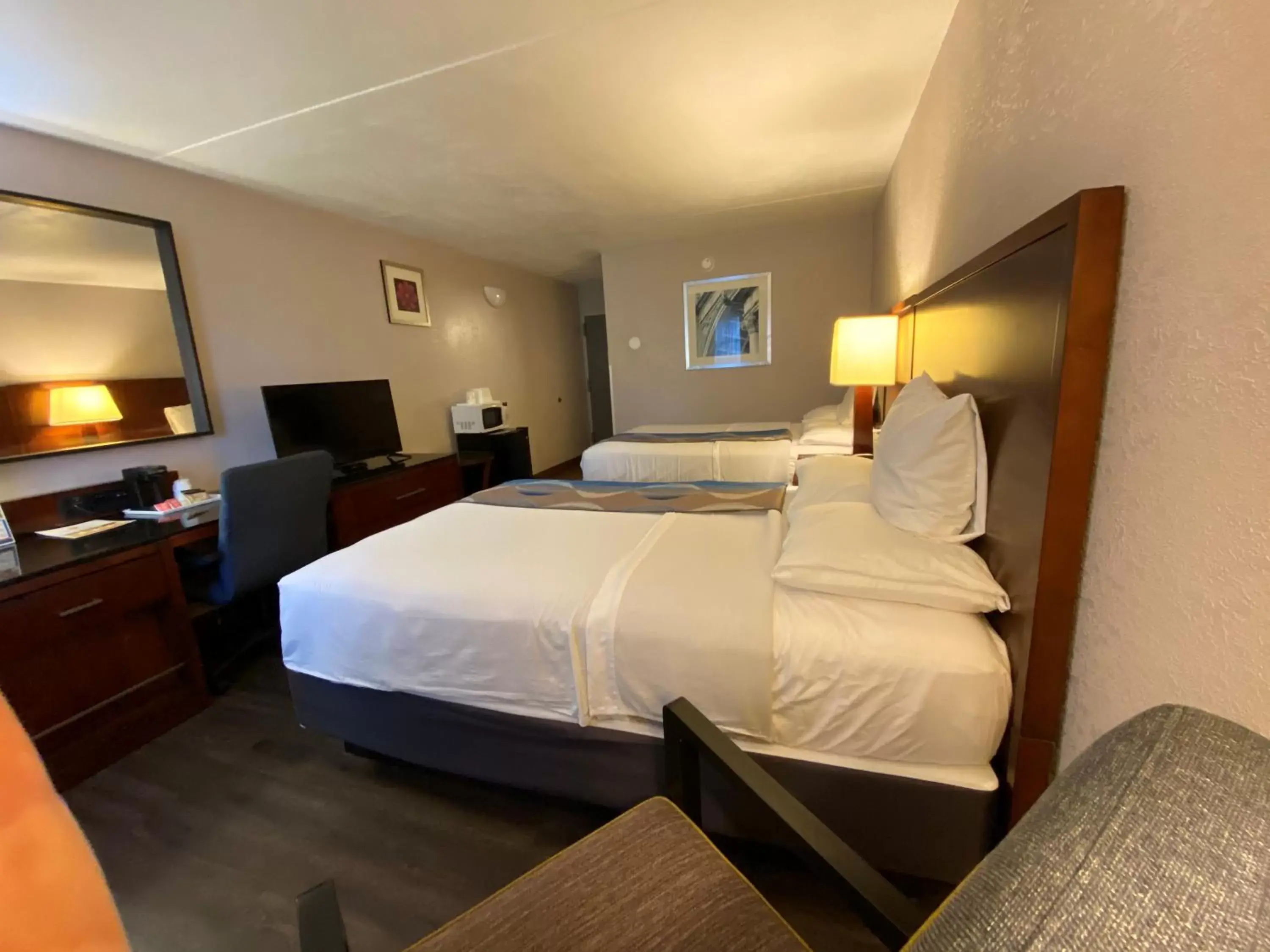 Bed in Travelodge Inn & Suites by Wyndham Albany