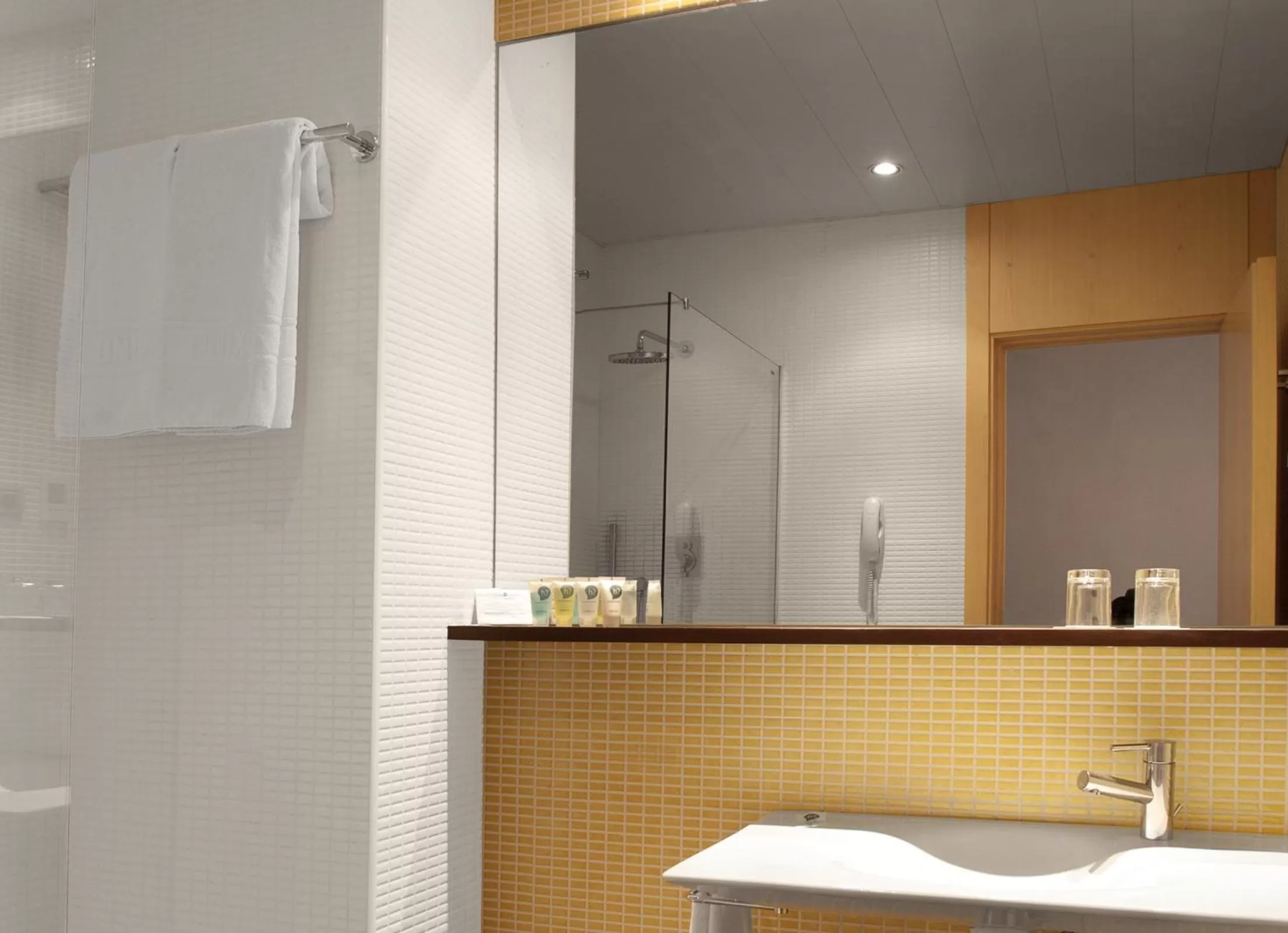 Bathroom in Onix Liceo