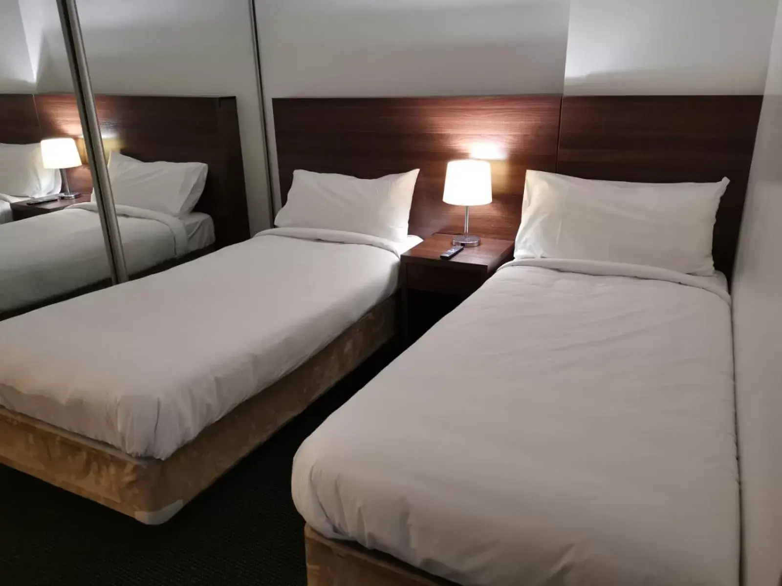 Executive Twin Studio Apartment with Balcony in APX World Square Executive Twin Studio Apartment with Balcony in APX World Square