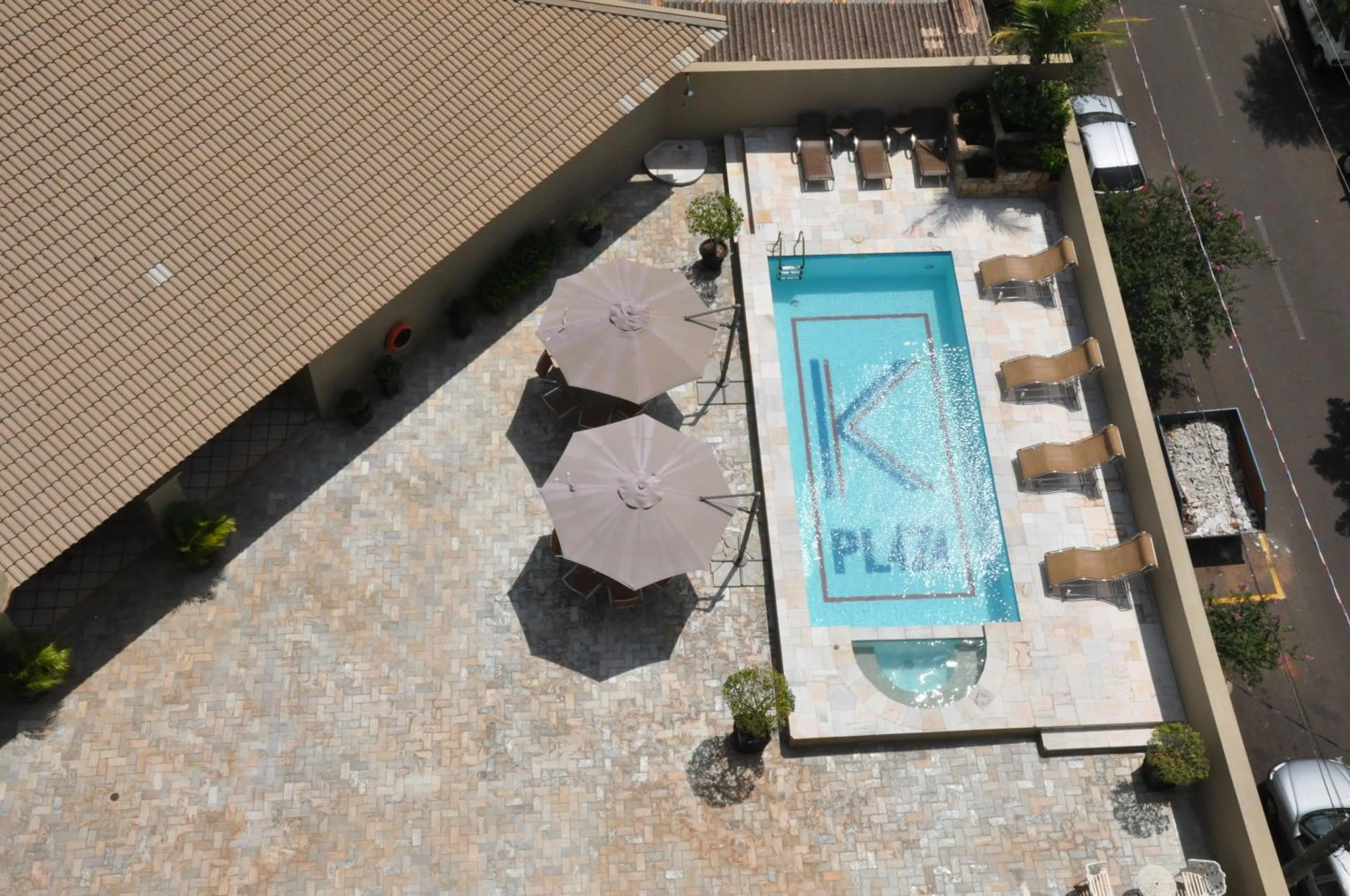 Swimming pool in Hotel Kehdi Plaza