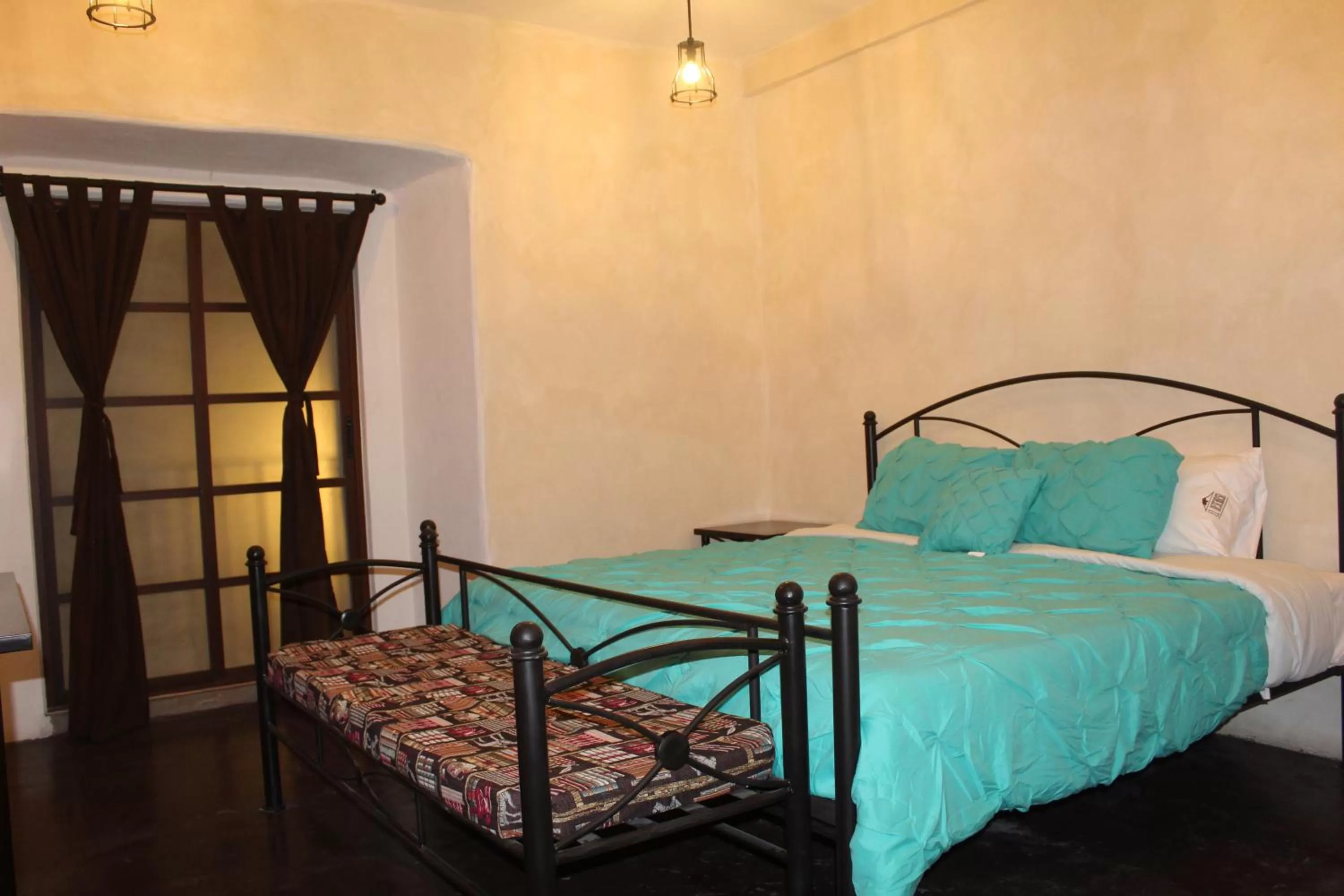 Standard King Room in Hotel el Descanso Barrio del Artista