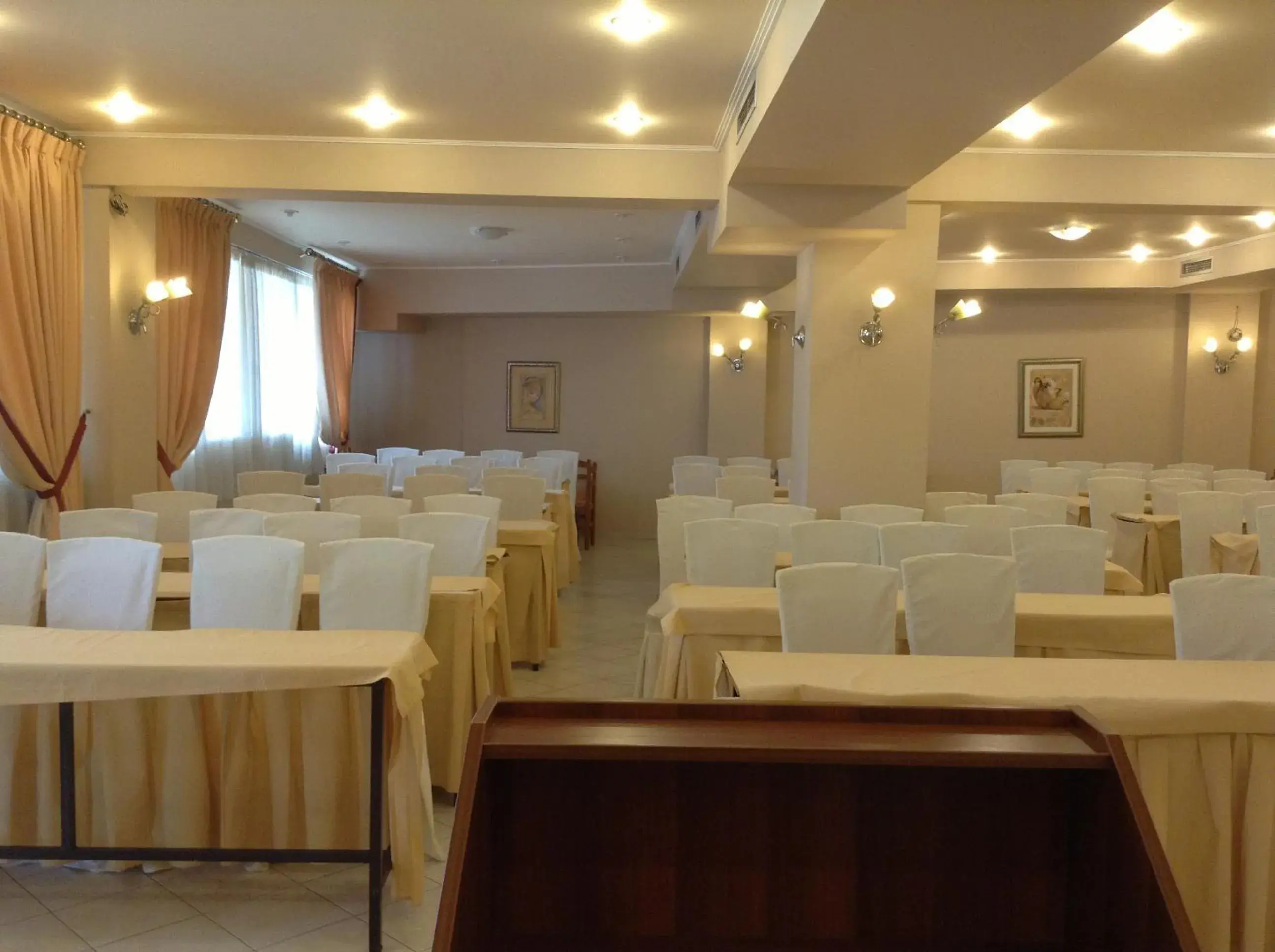 Business facilities, Banquet Facilities in Hotel Orfeas