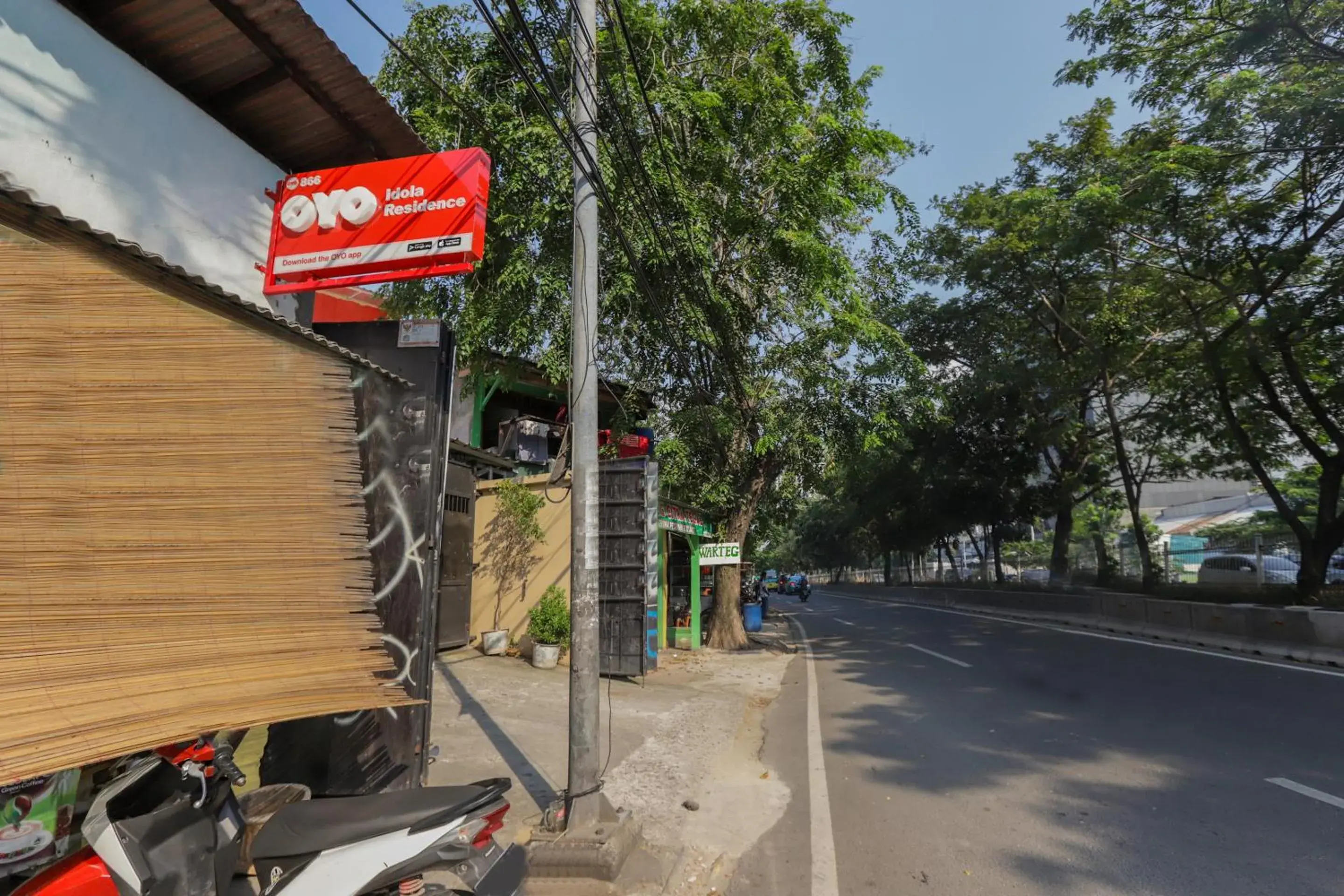 Facade/entrance in OYO 866 Idola Residence