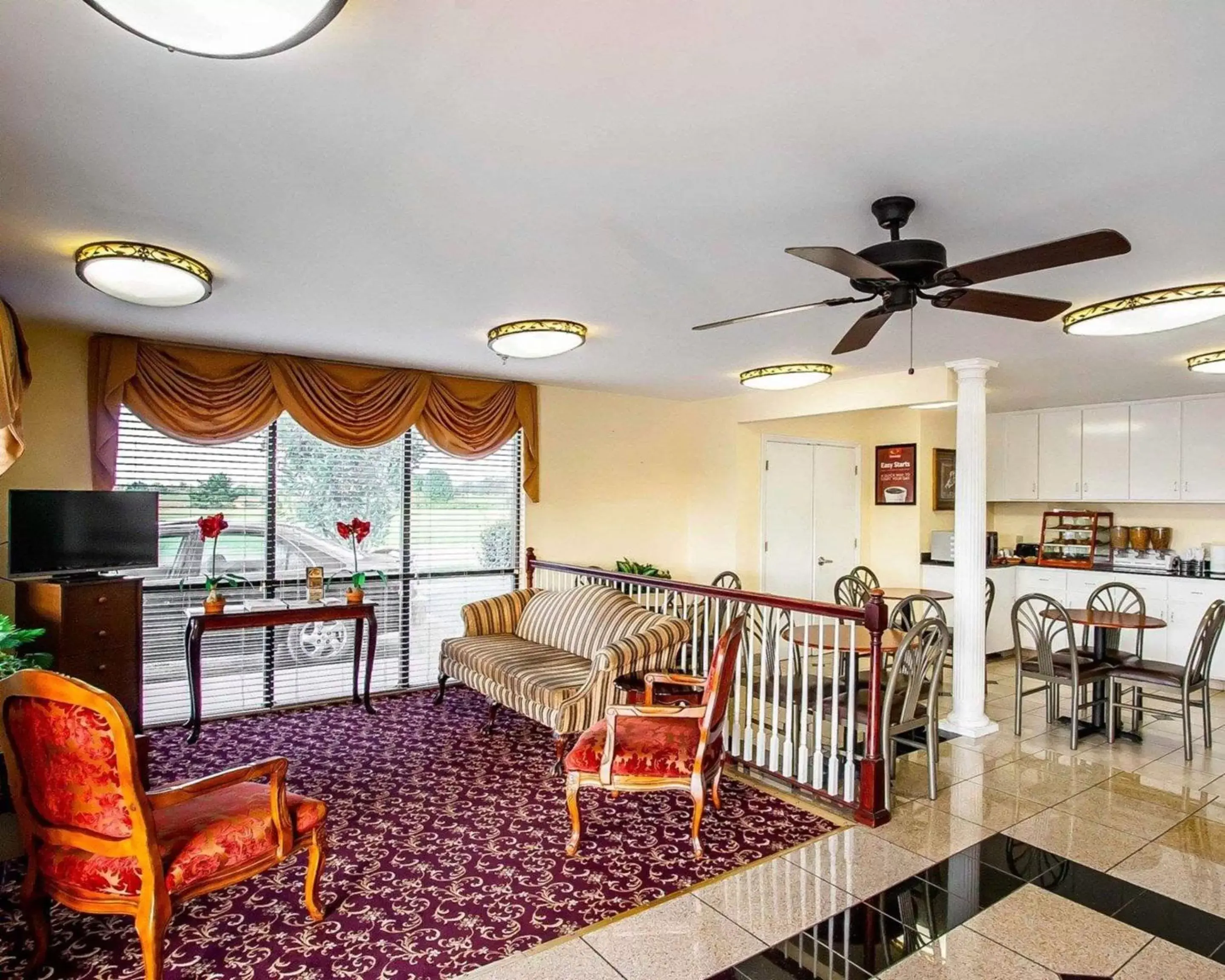 Lobby or reception, Seating Area in Econo Lodge - Prattville