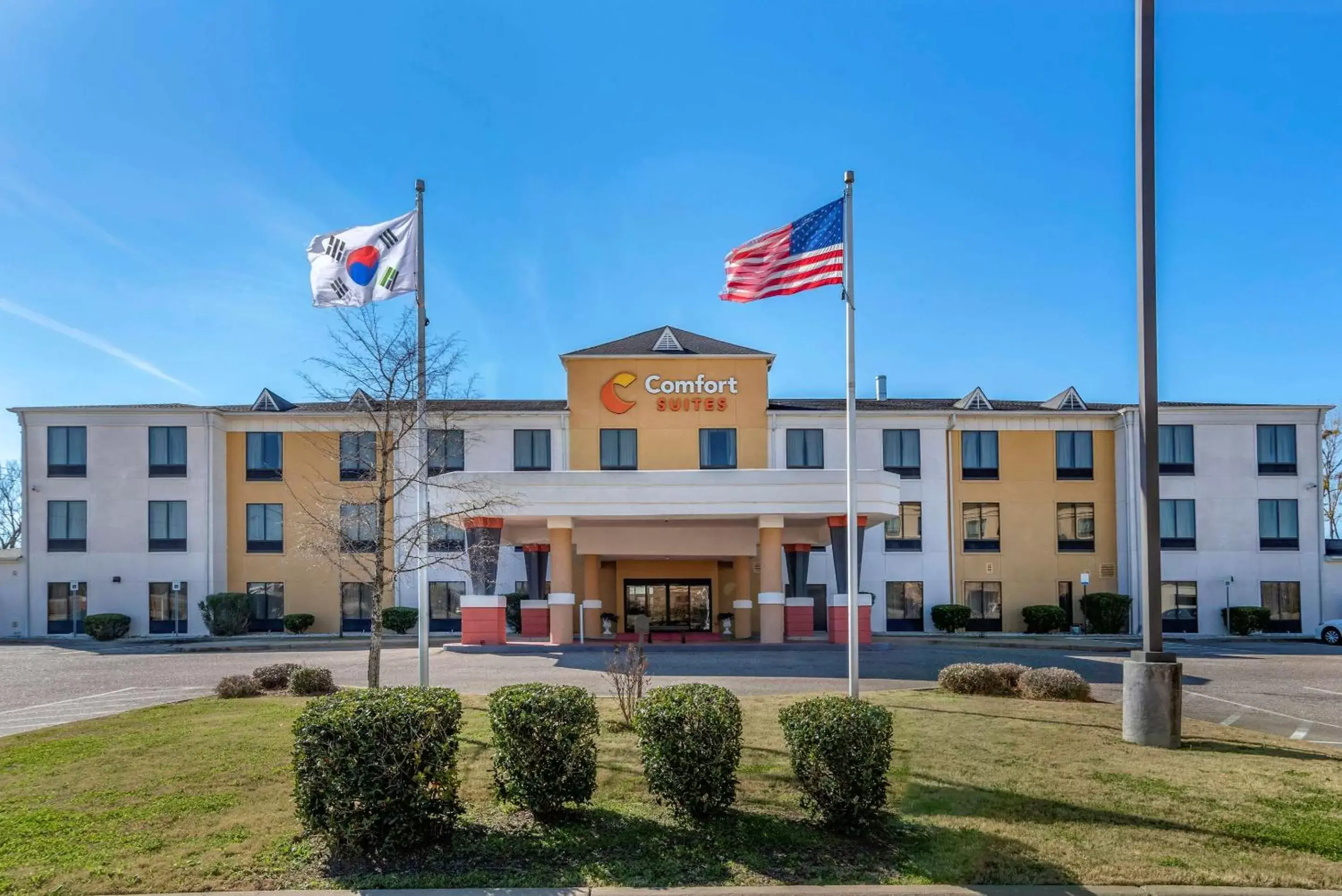 Property building in Comfort Suites Airport South