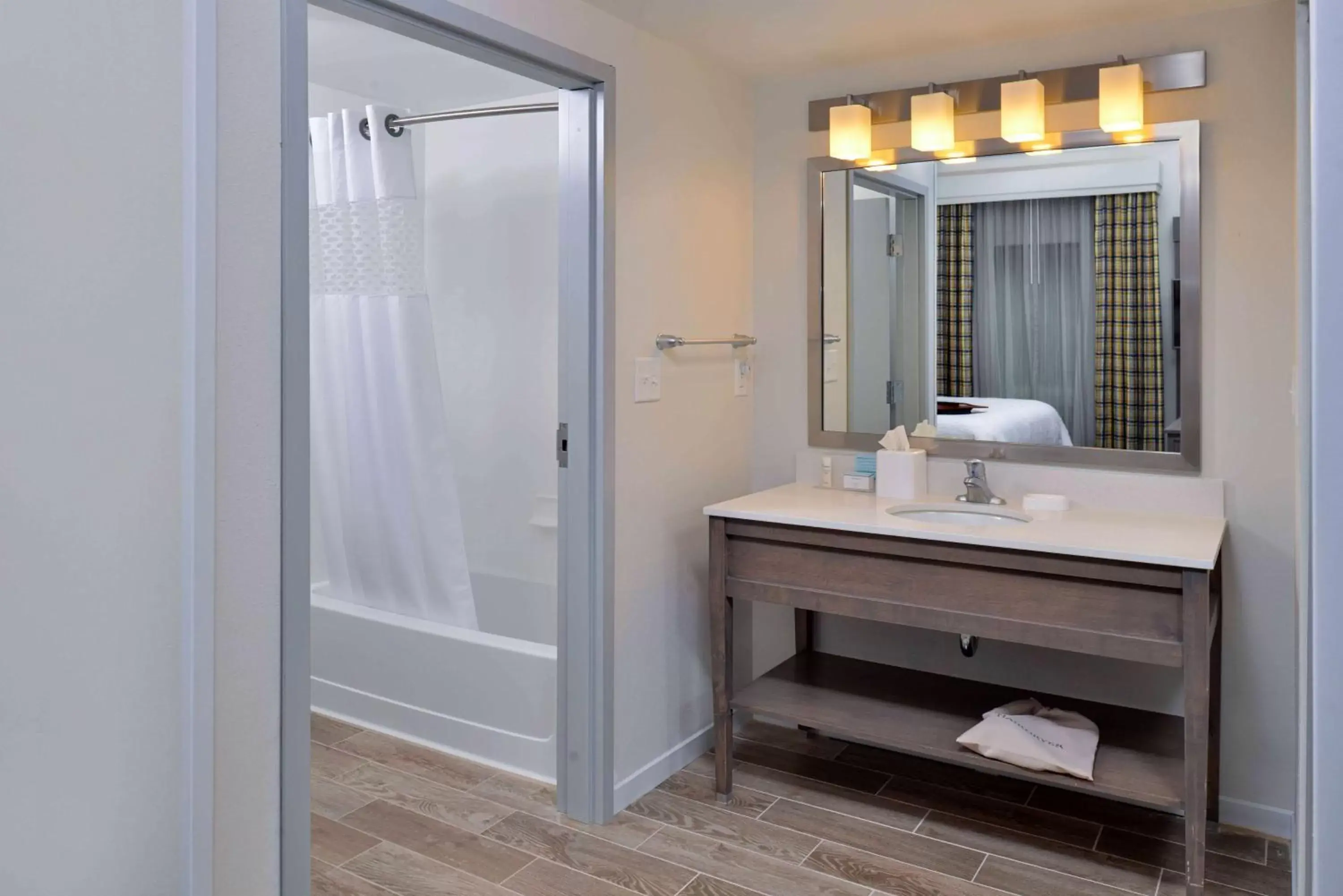 Bed, Bathroom in Hampton Inn & Suites Shelby, North Carolina