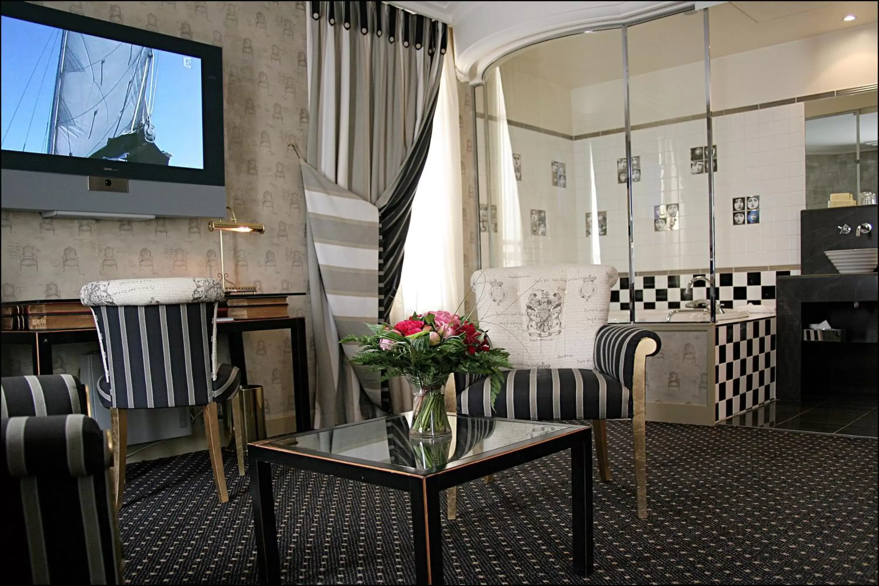 Bathroom, Seating Area in Villa Lutece Port Royal