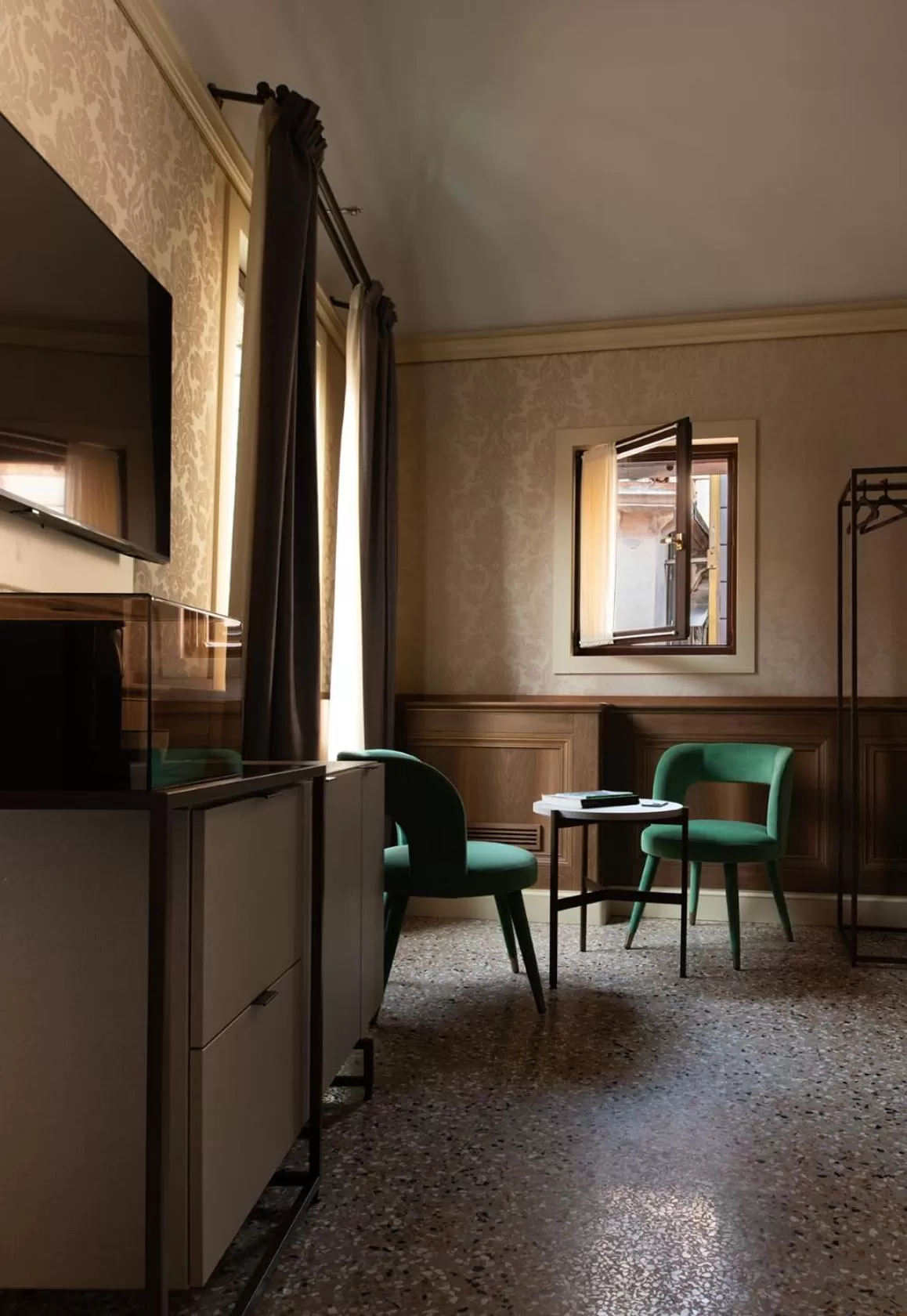 Photo of the whole room in Eight Venezia