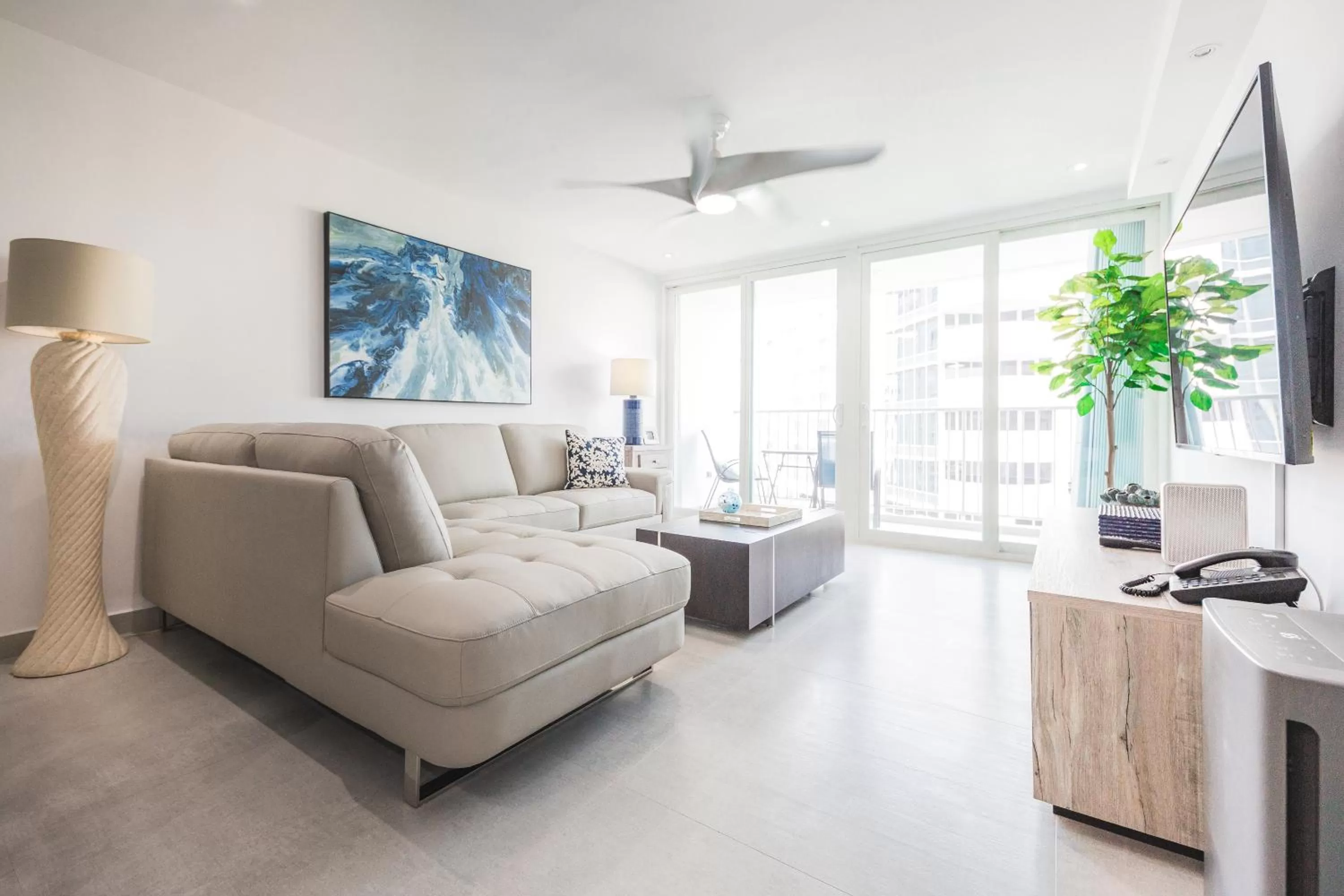 Living room in ESJ Towers by Chana