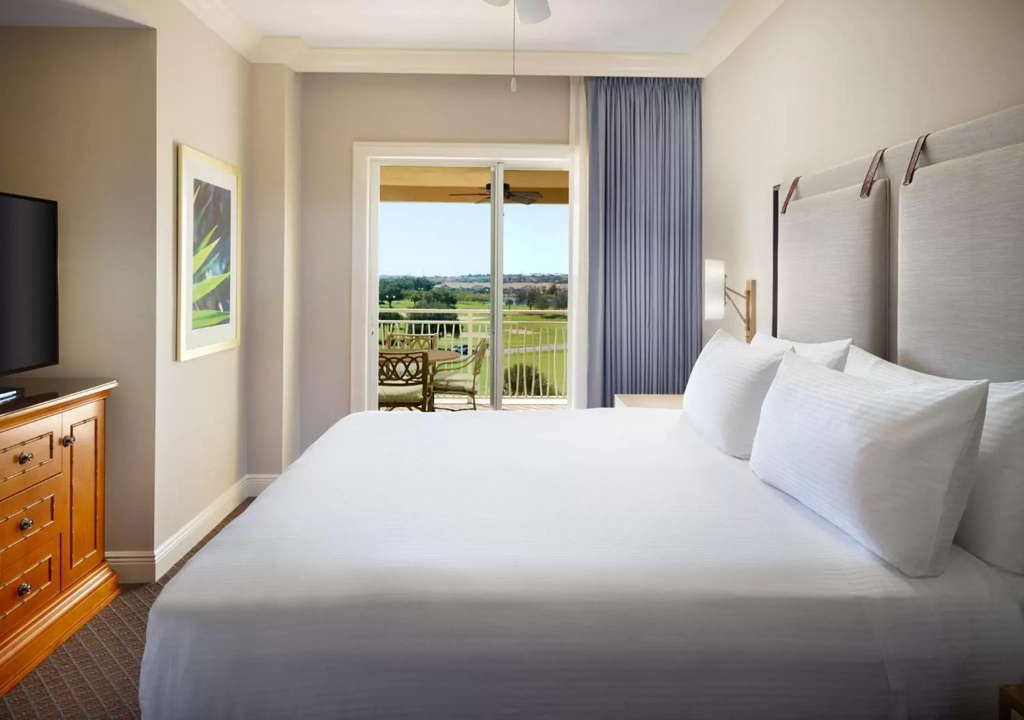 Bedroom, Bed in Omni Orlando Resort at Championsgate