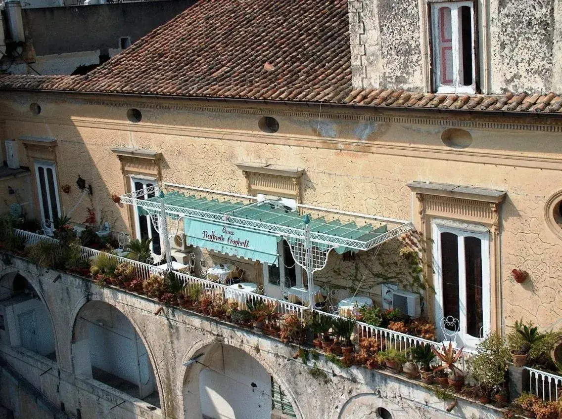 Facade/entrance, Property Building in Casa Raffaele Conforti