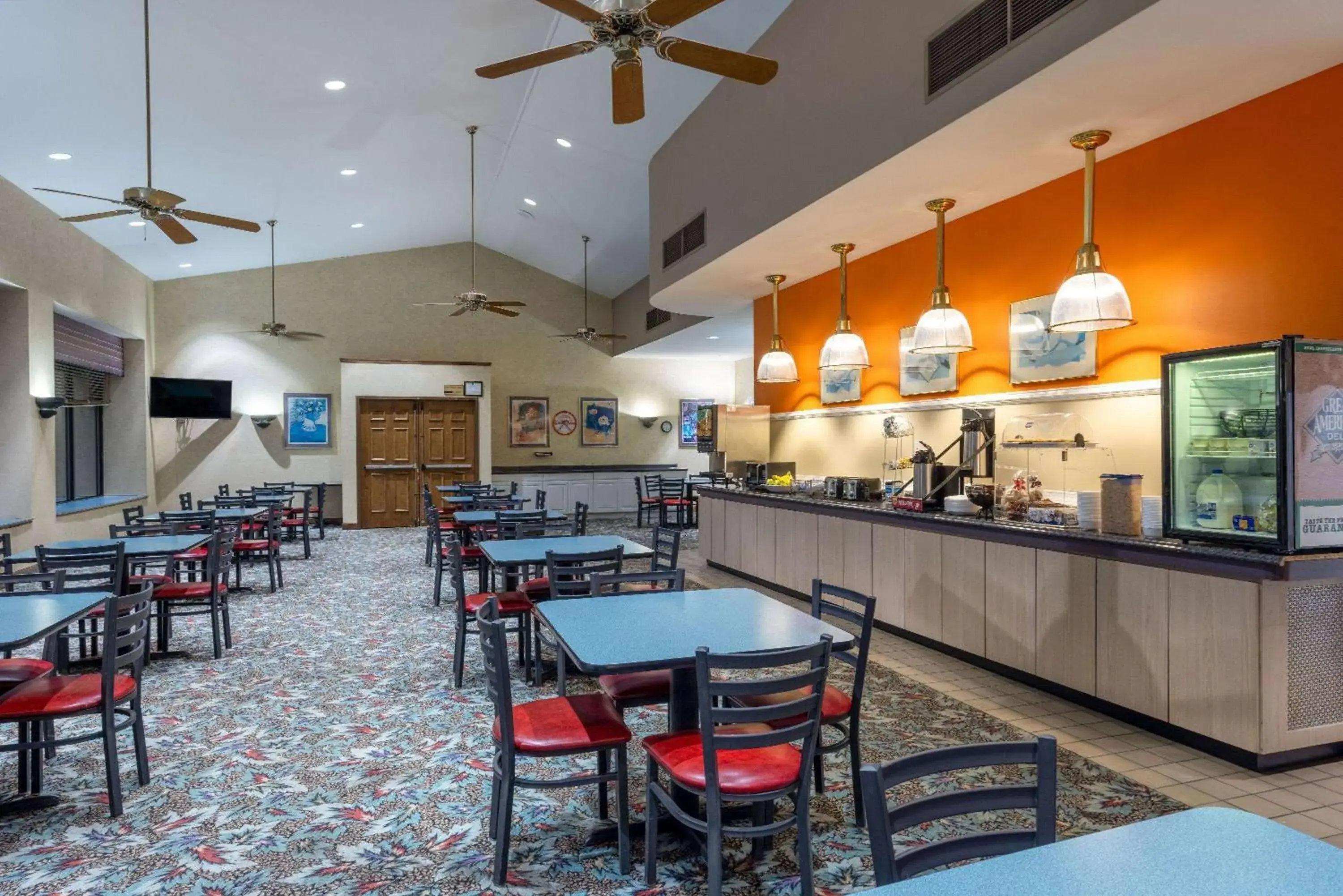 Breakfast, Restaurant/Places to Eat in Howard Johnson by Wyndham Salem Hotel & Conference Center
