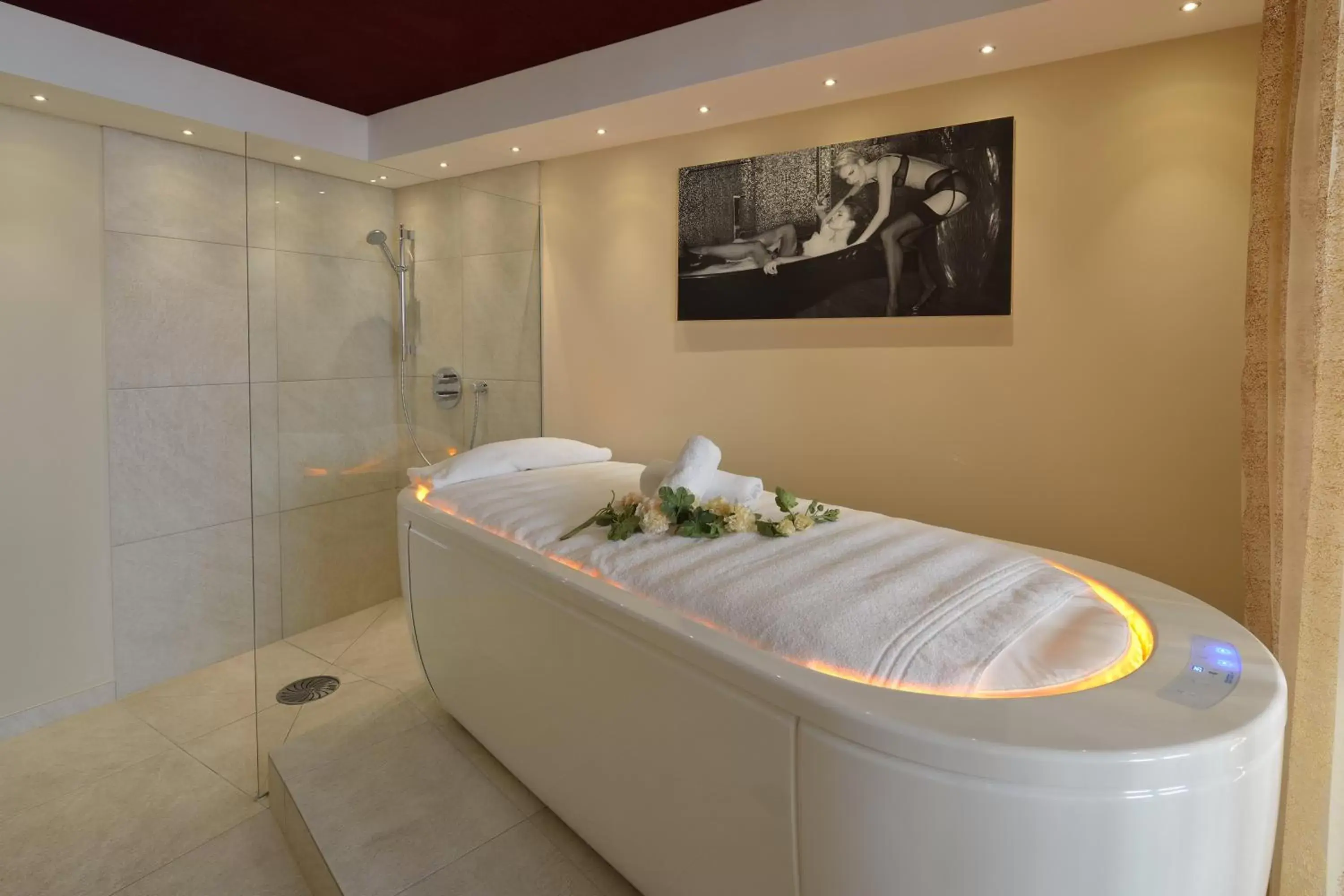 Spa and wellness centre/facilities, Bathroom in Hotel Latini