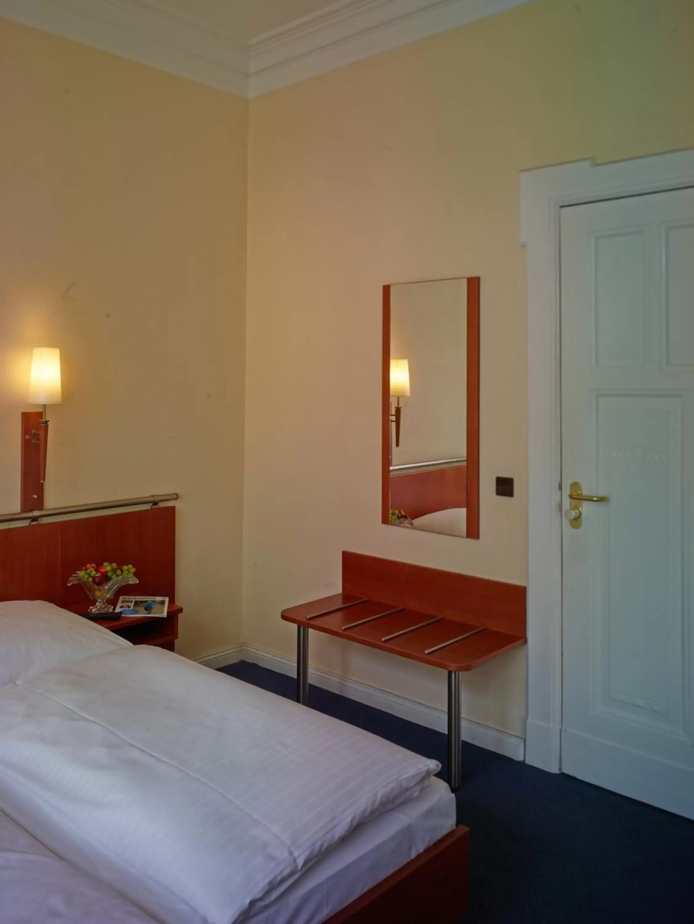 Bedroom, Bed in Kurfürst am Kurfürstendamm Bedroom, Bed in Kurfürst am Kurfürstendamm