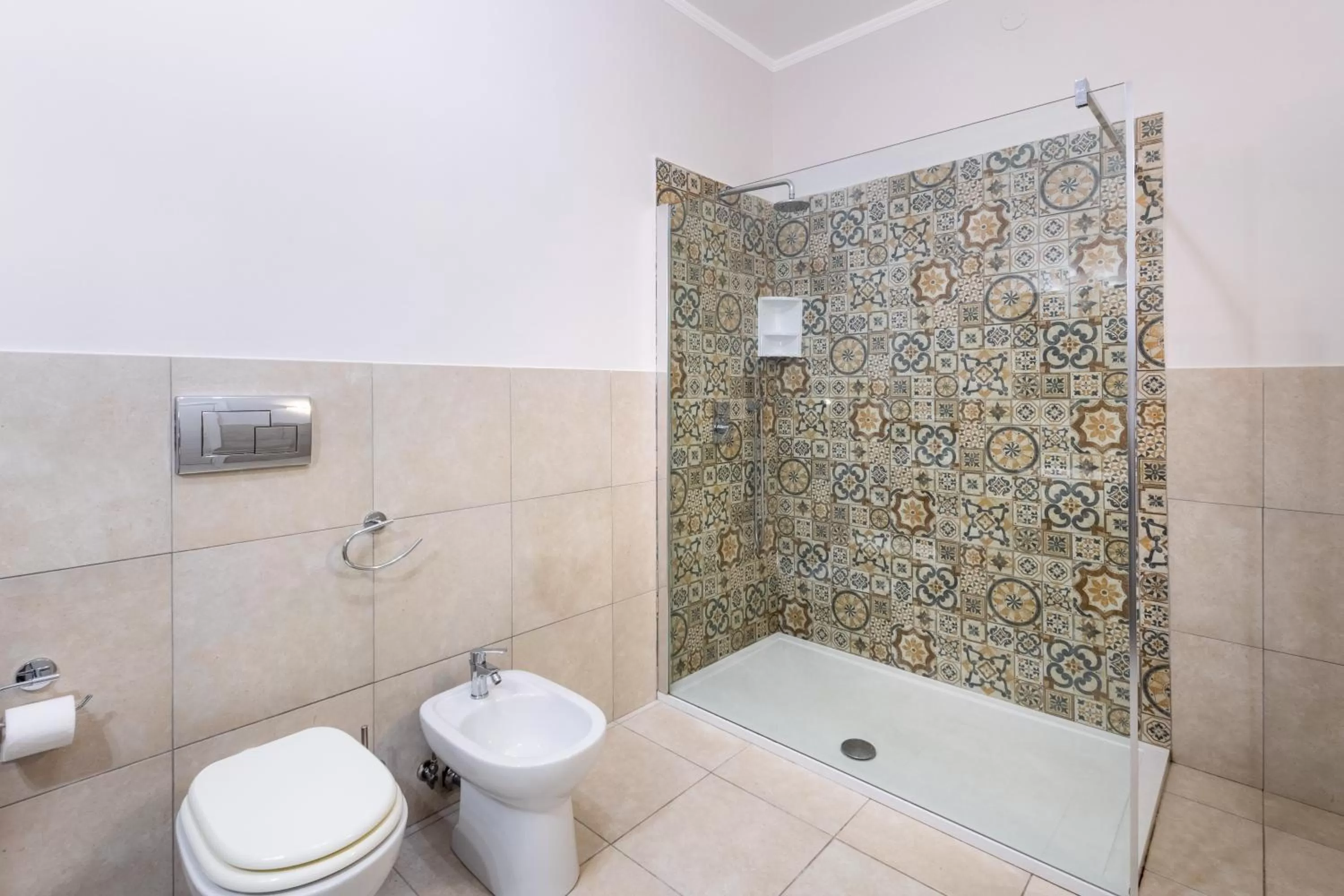 Shower in Nonna Nina