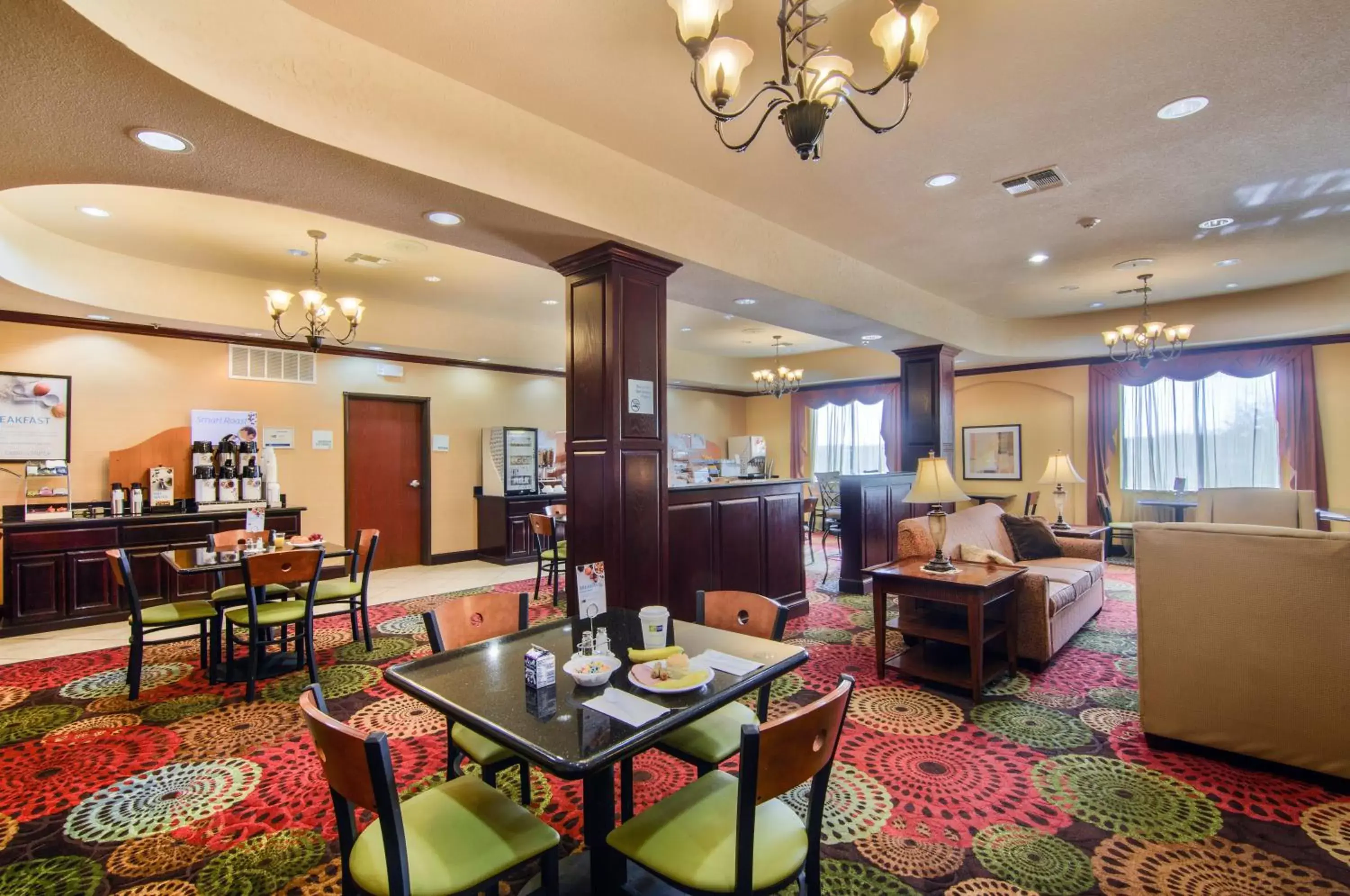 Breakfast, Restaurant/Places to Eat in Holiday Inn Express Hotel & Suites Terrell, an IHG Hotel
