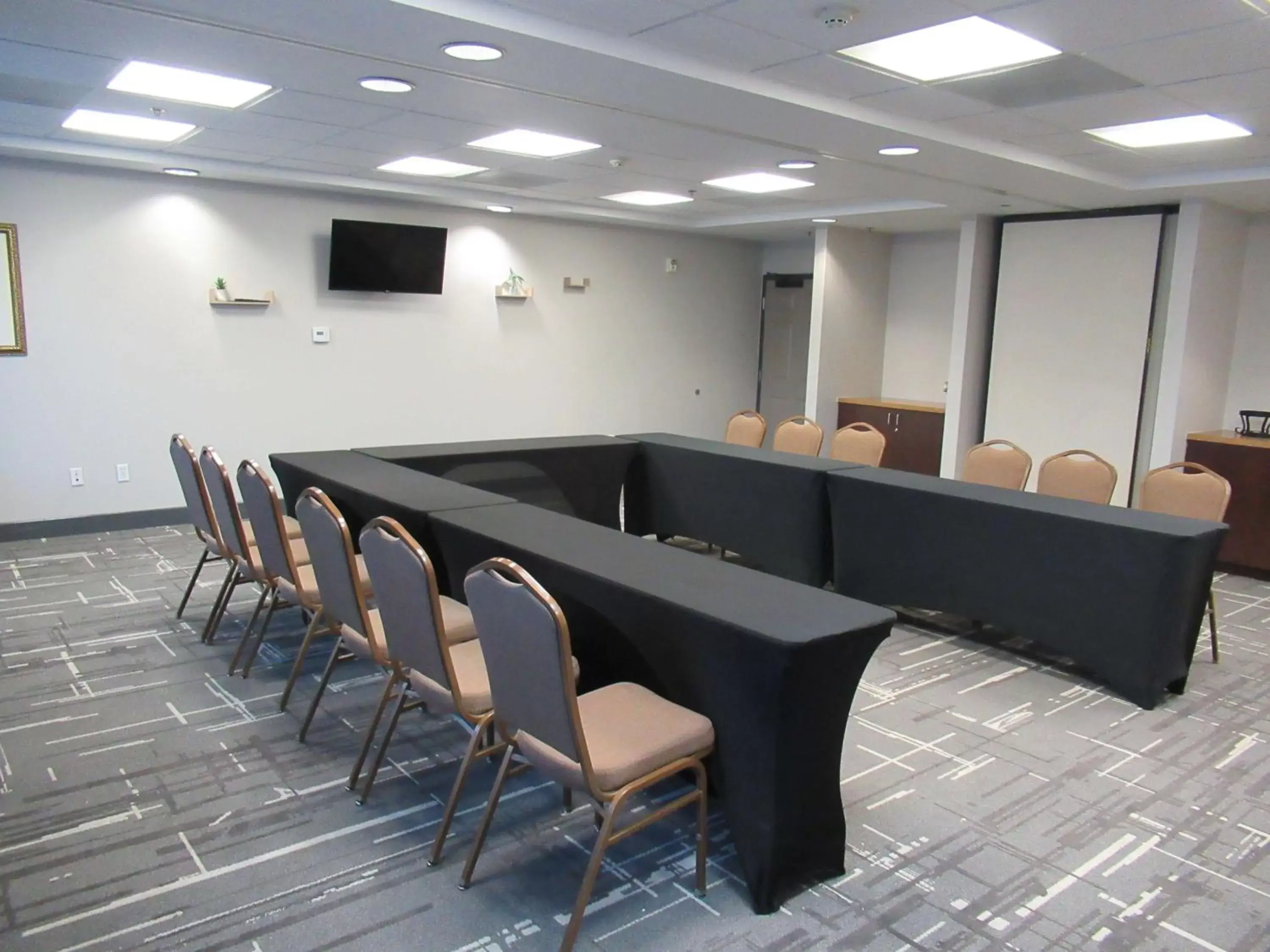 Meeting/conference room in Country Inn & Suites by Radisson, Ontario at Ontario Mills, CA