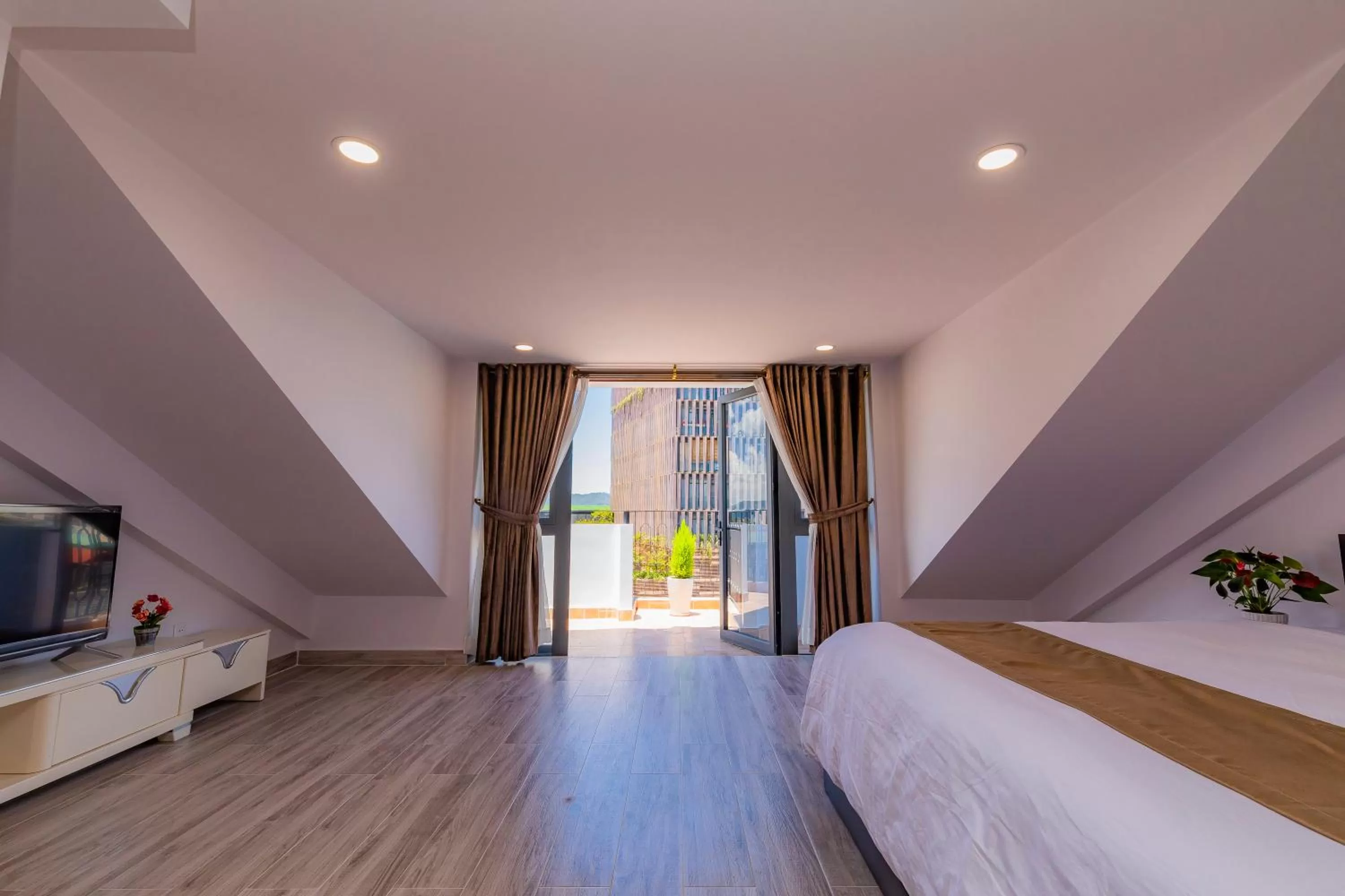 Photo of the whole room in Khanh Uyen 3 Hotel