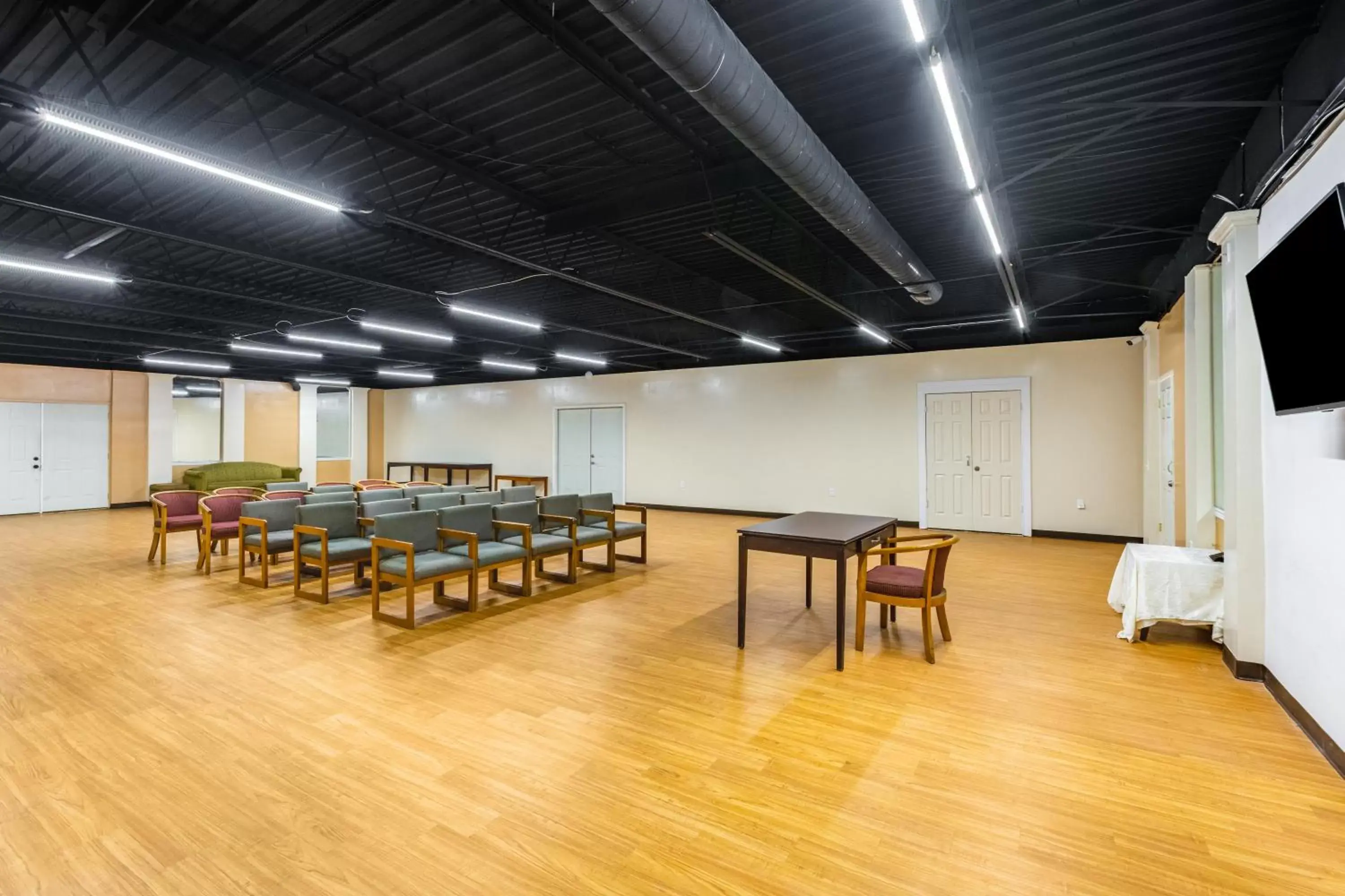 Meeting/conference room in Econo Lodge