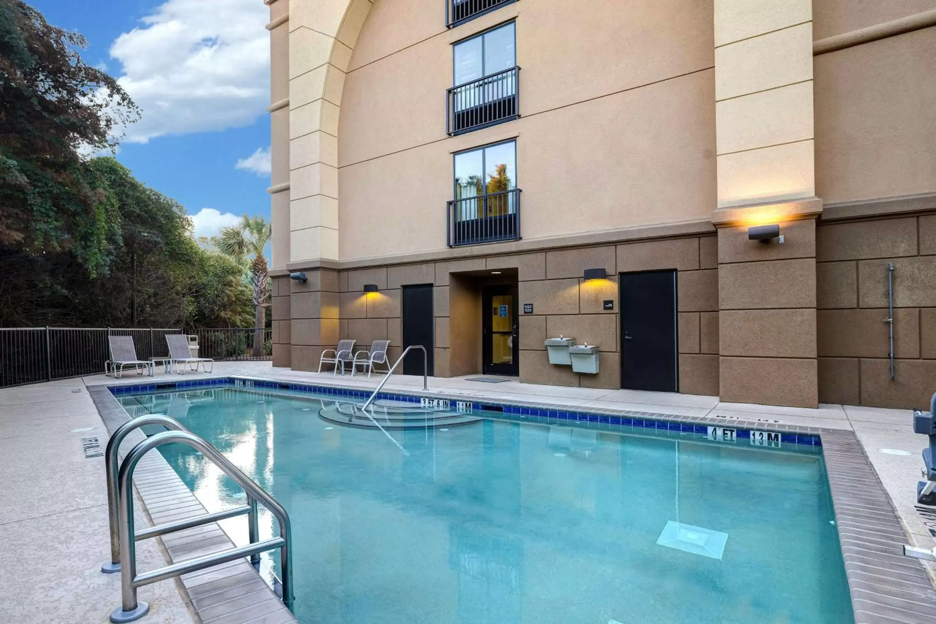 Pool view, Swimming Pool in Hampton Inn & Suites Pensacola/Gulf Breeze