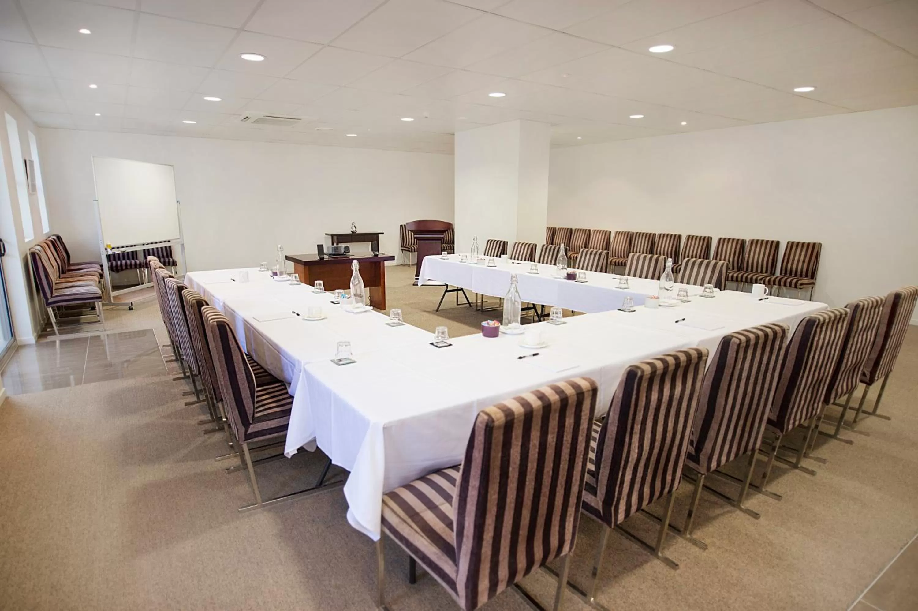Meeting/conference room in Gladstone City Central Apartment Hotel Official