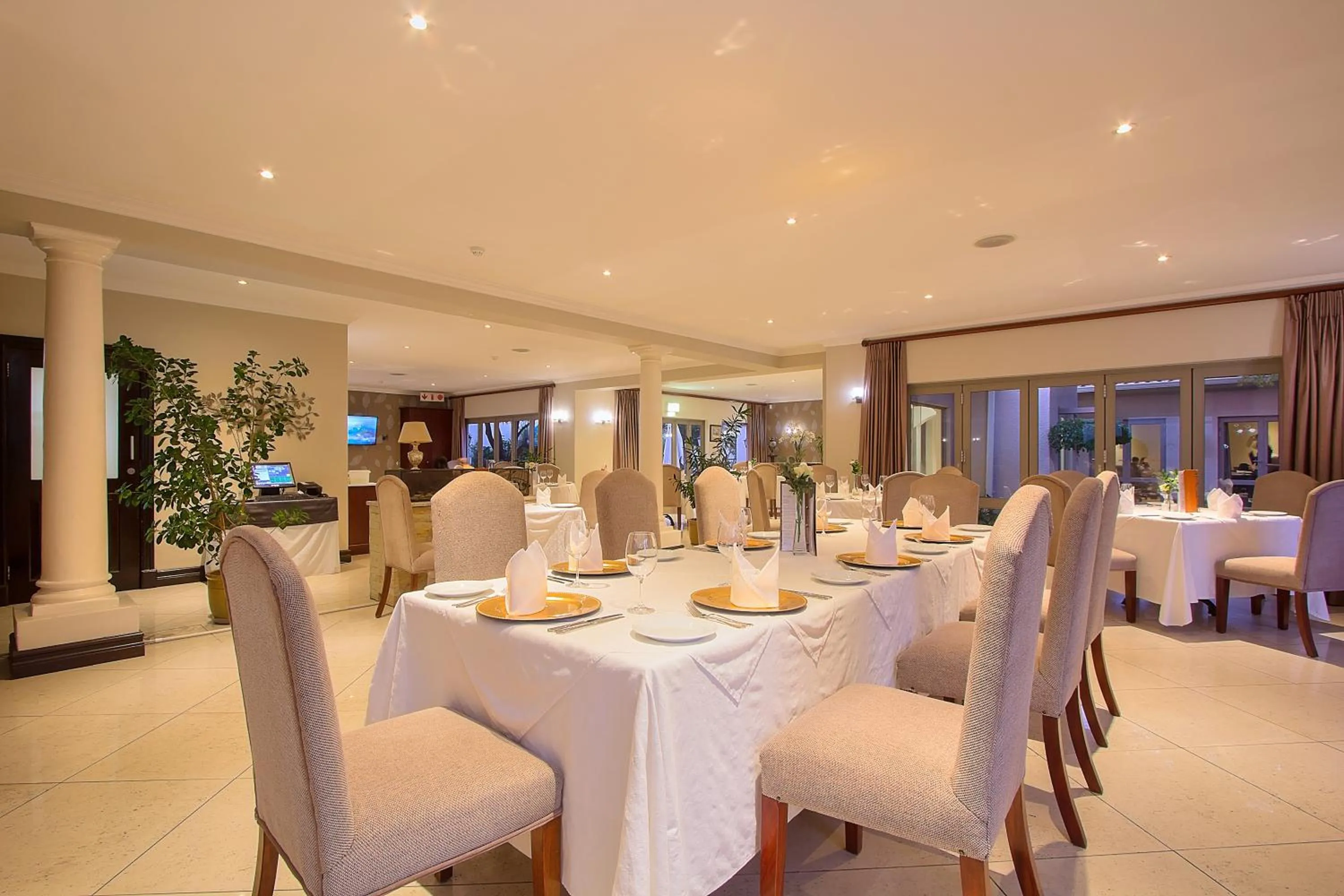 Restaurant/places to eat in The Syrene Boutique Hotel