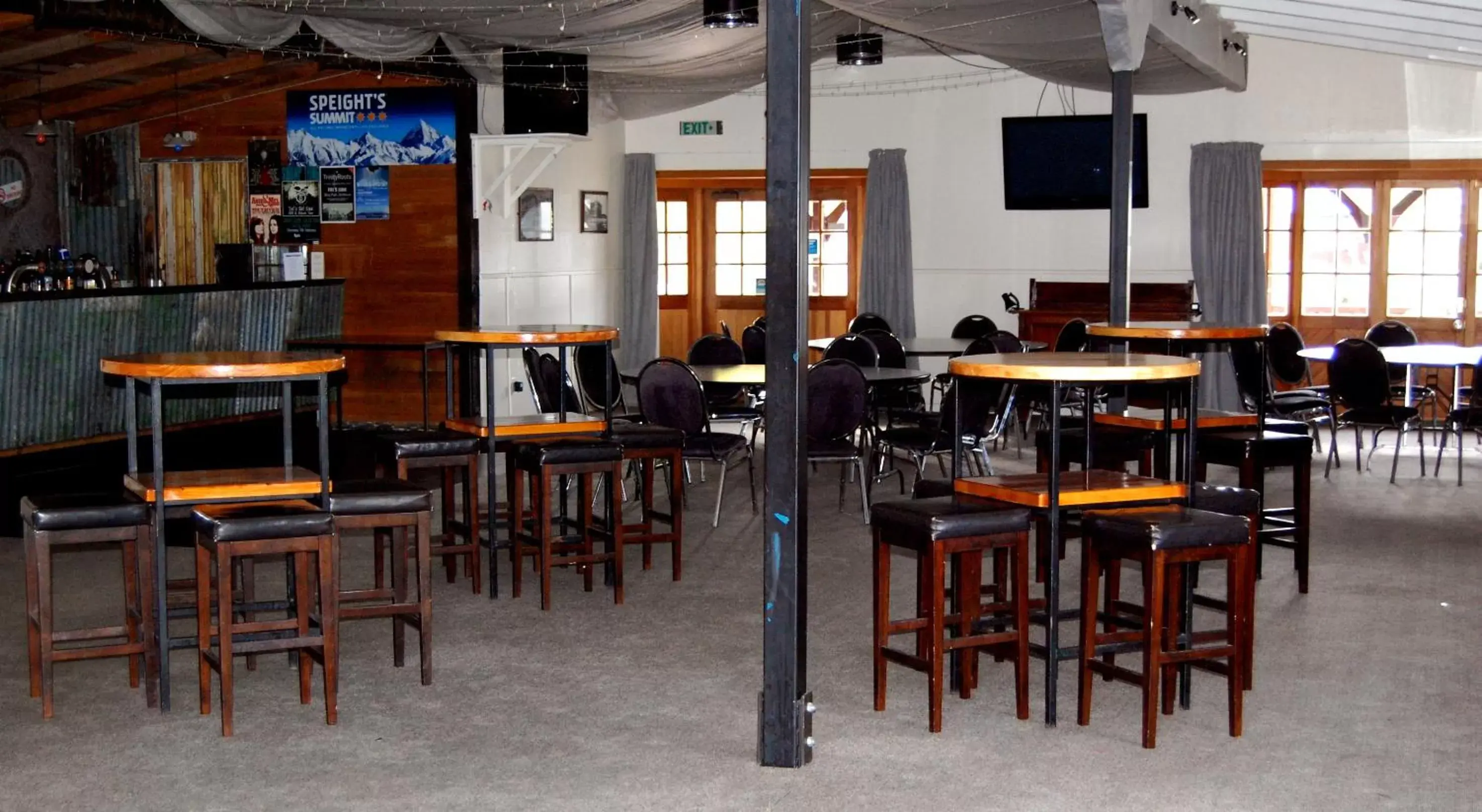 Banquet/Function facilities, Restaurant/Places to Eat in The Blue Pub