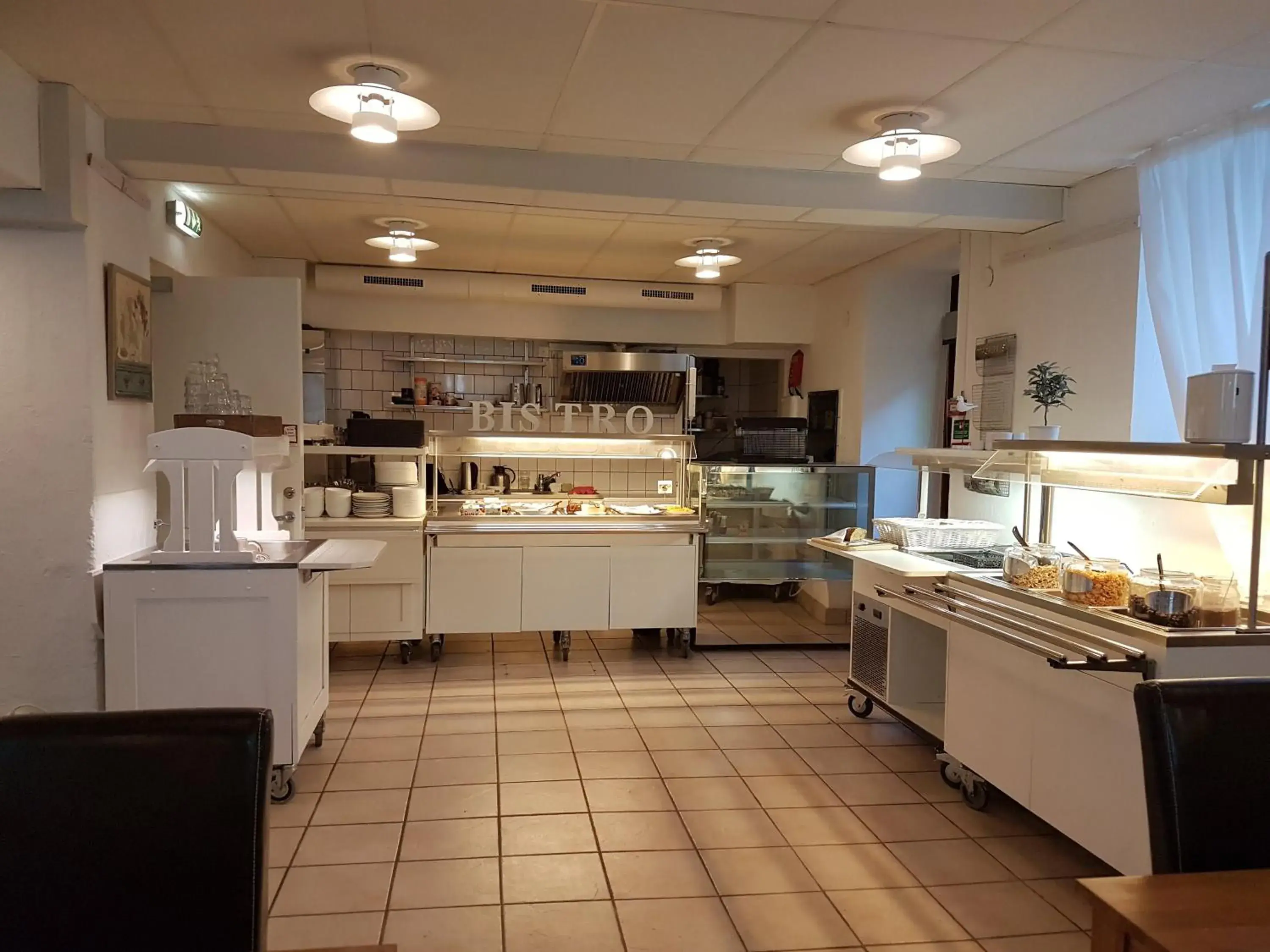 Restaurant/places to eat, Kitchen/Kitchenette in Halmstad Hotell & Vandrarhem Kaptenshamn