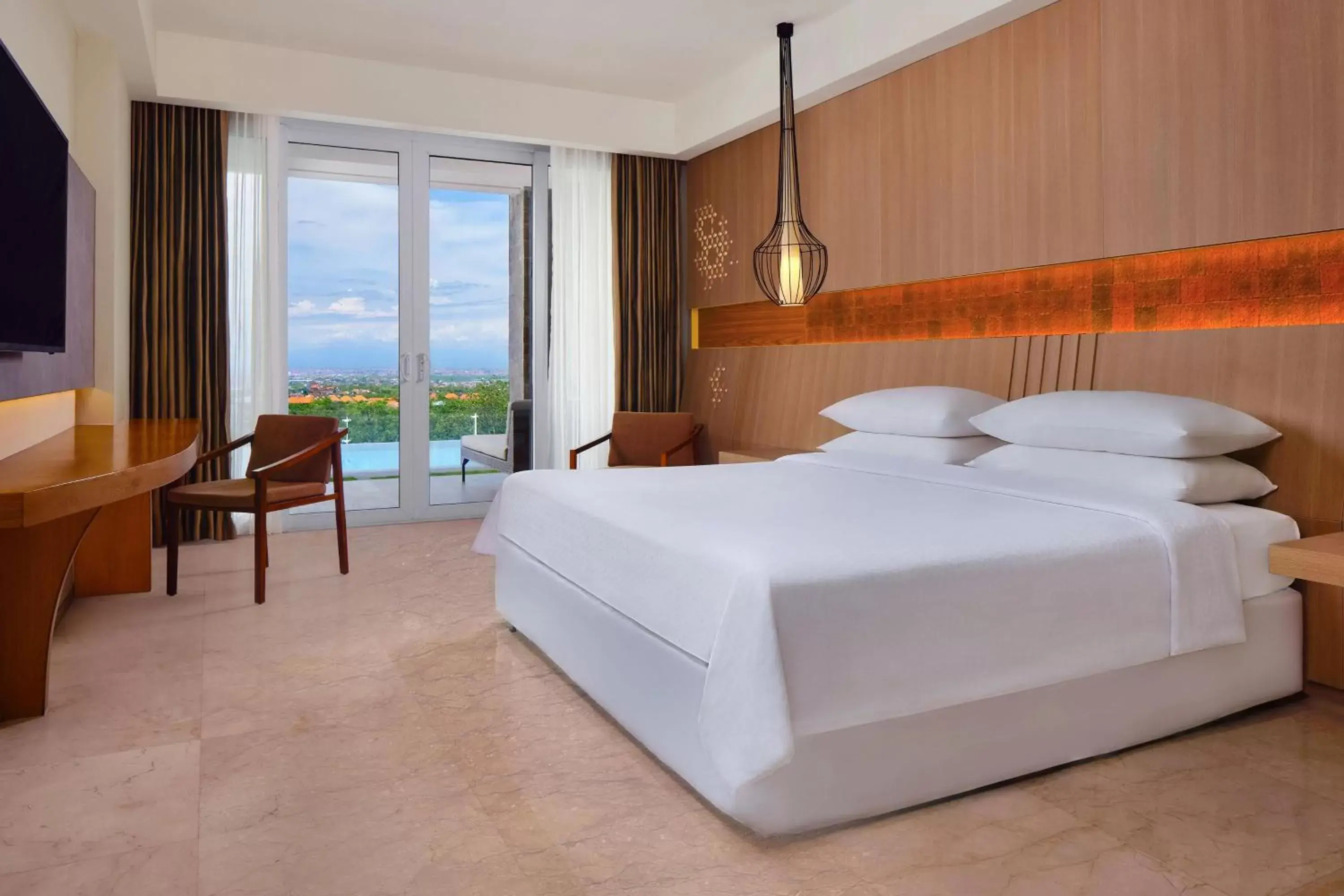 Photo of the whole room, Bed in Four Points by Sheraton Bali, Ungasan