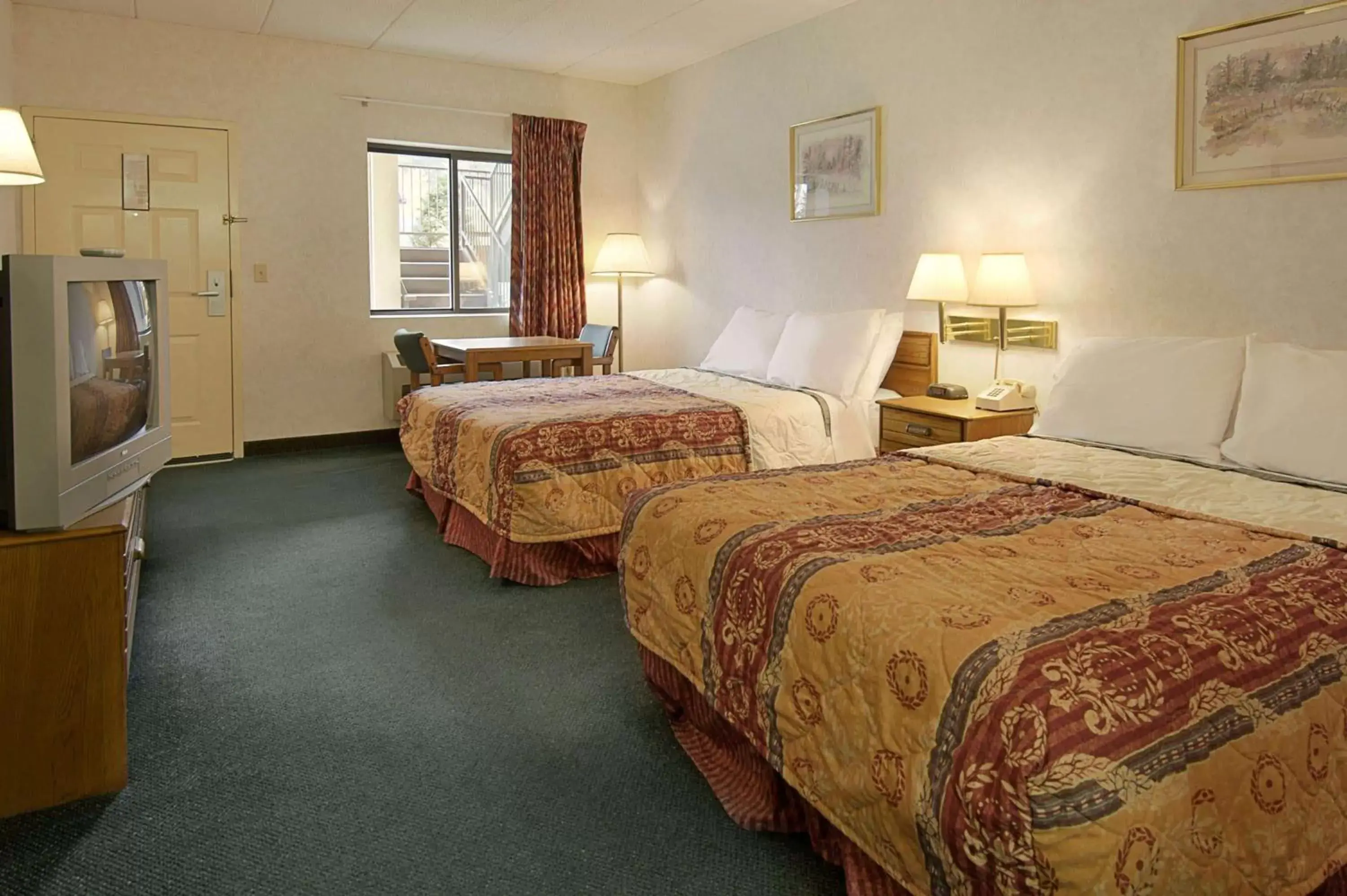 Photo of the whole room in Days Inn by Wyndham Morehead