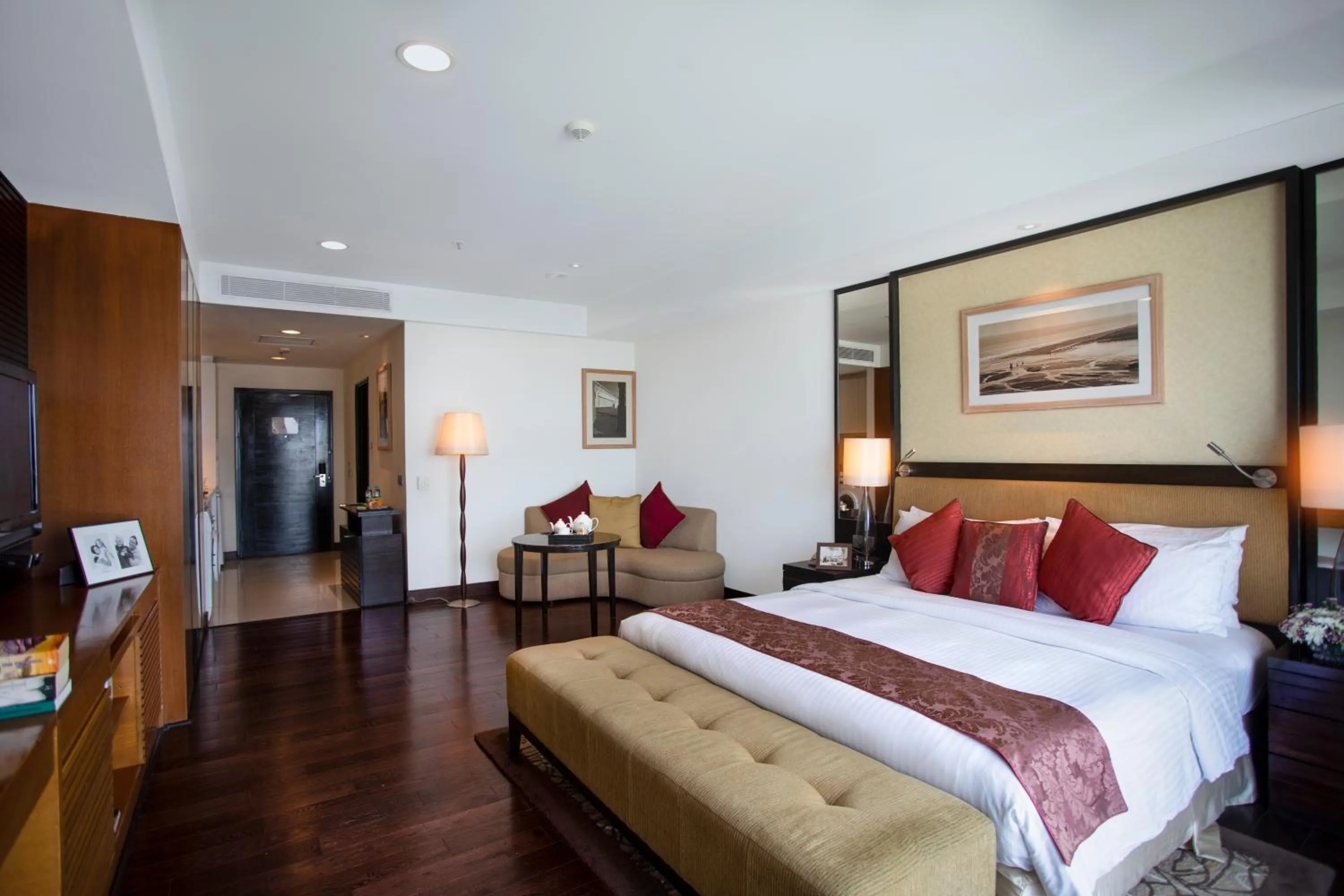 Bed in Somerset Greenways Chennai