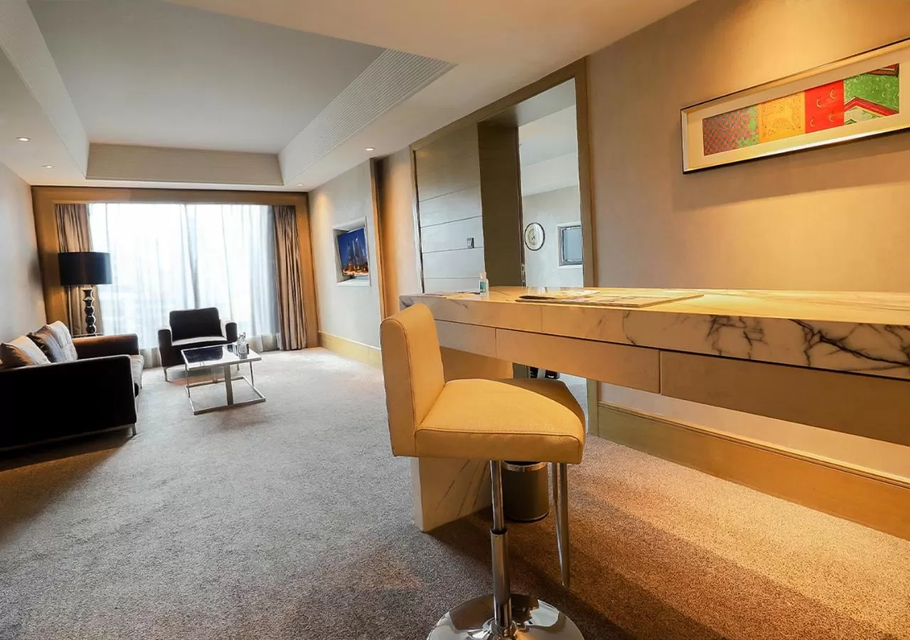 Living room in Rhombus Park Aura Chengdu Hotel