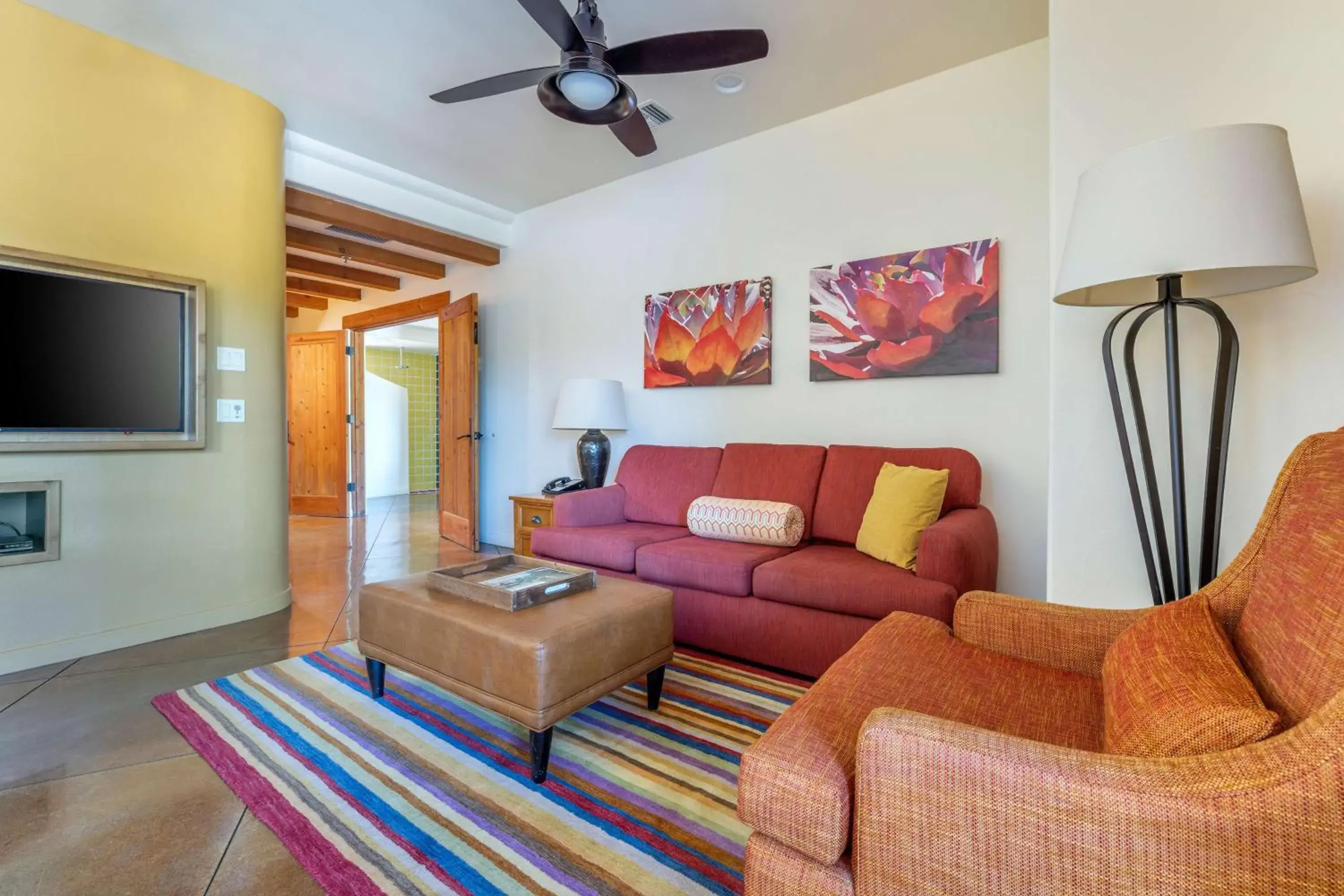 Living room, Seating Area in Hilton Grand Vacations Club Palm Desert